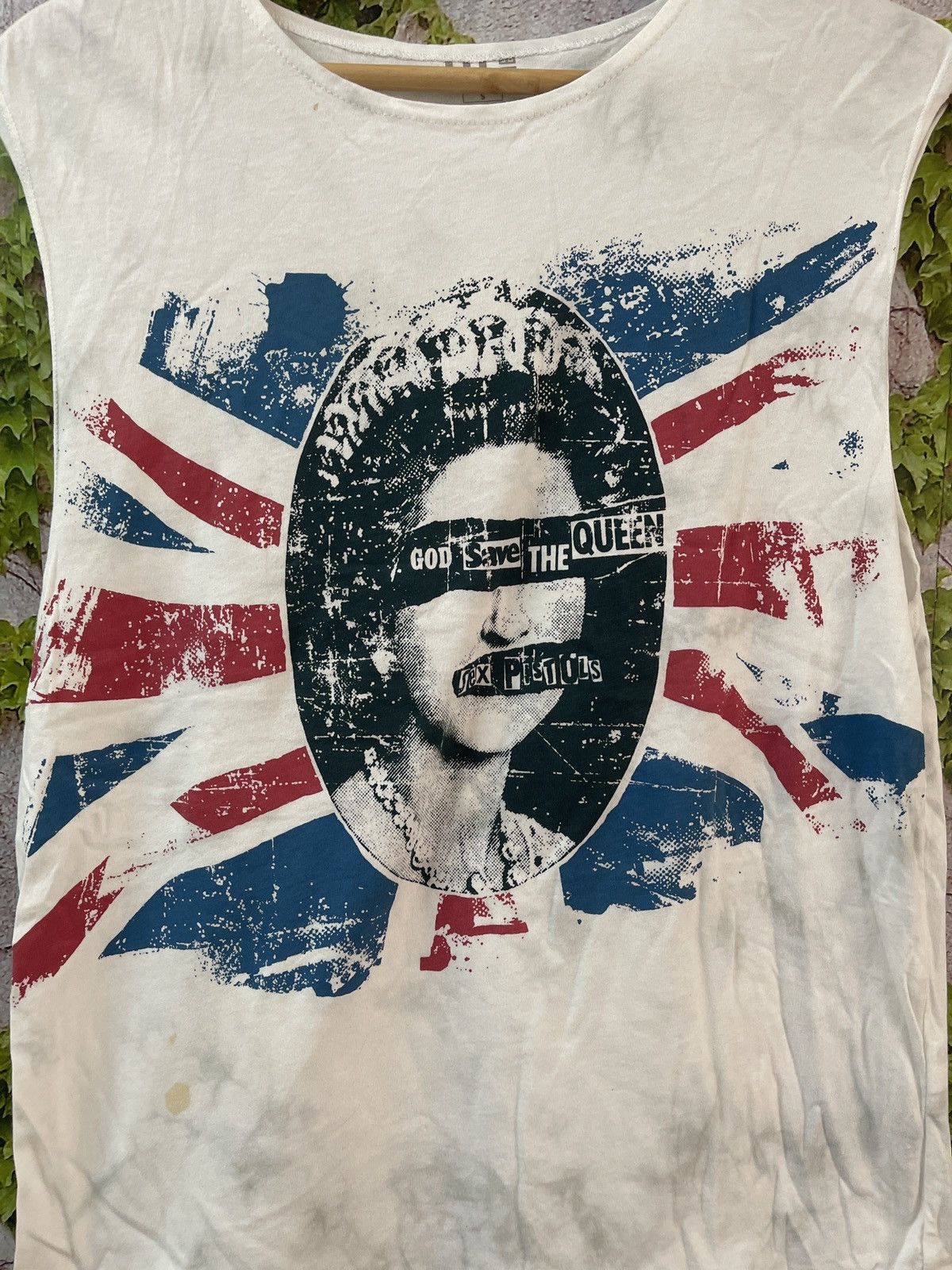 Band Tees TEE PUNK SEX PISTOLS X UNIQLO VERY RARE Size US S / EU 44-46 / 1 - 2 Thumbnail