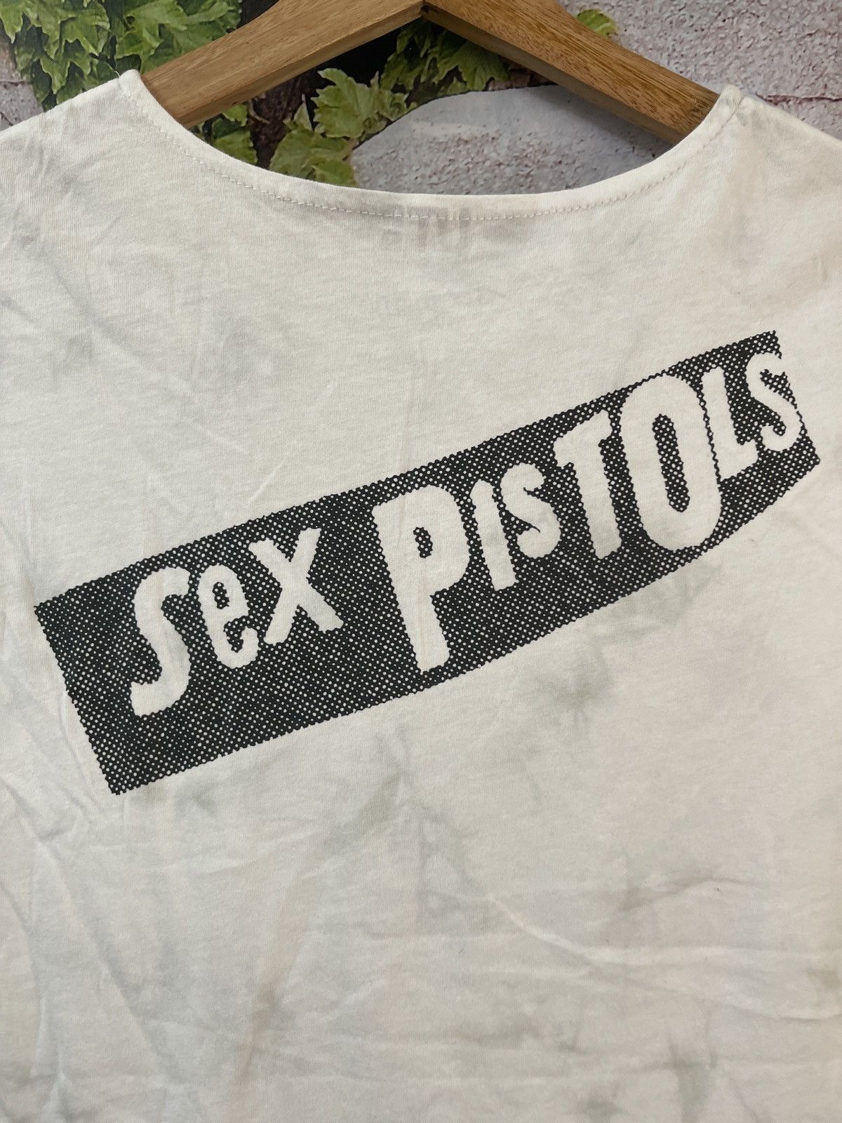 Band Tees TEE PUNK SEX PISTOLS X UNIQLO VERY RARE Size US S / EU 44-46 / 1 - 8 Thumbnail