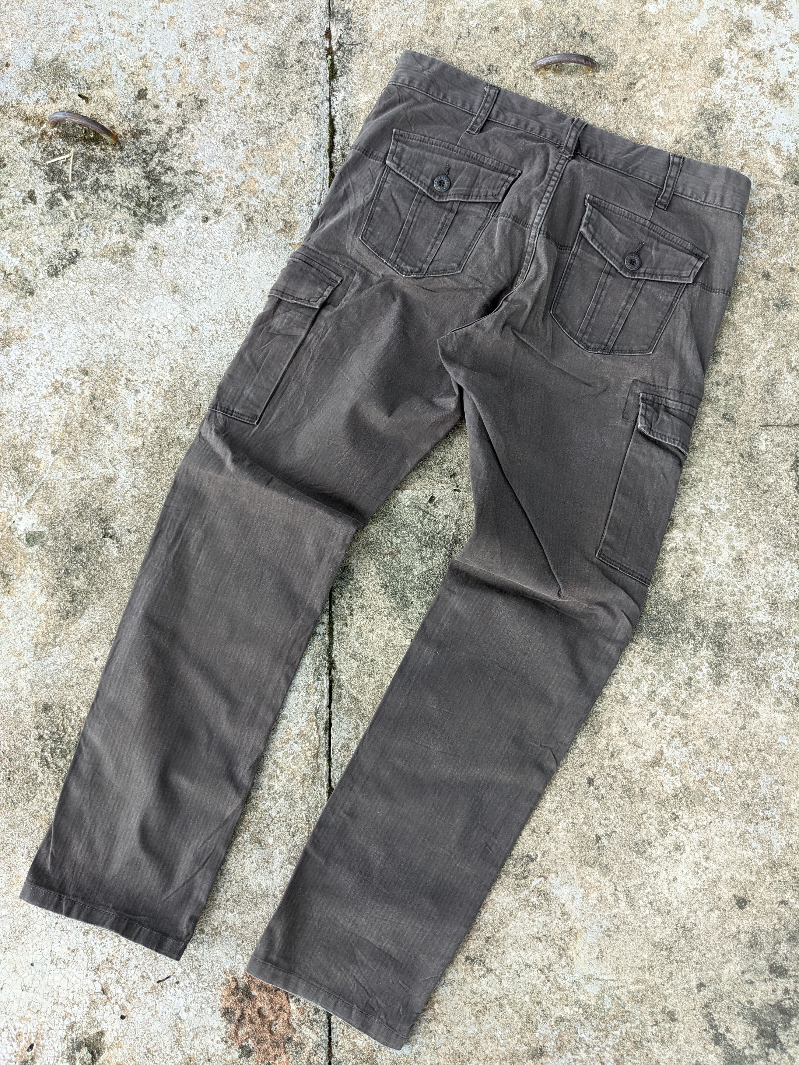 Japanese Brand 🔥 BEST OFFER 🔥 Uniqlo Skinny Six Pocket Cargo Pants Size US 30 / EU 46 - 2 Thumbnail