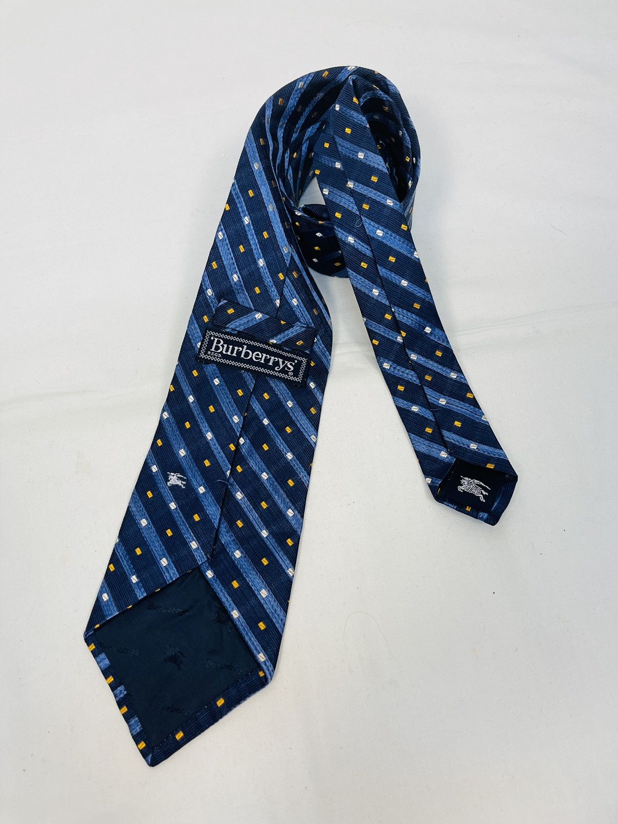 BURBERRY TIE