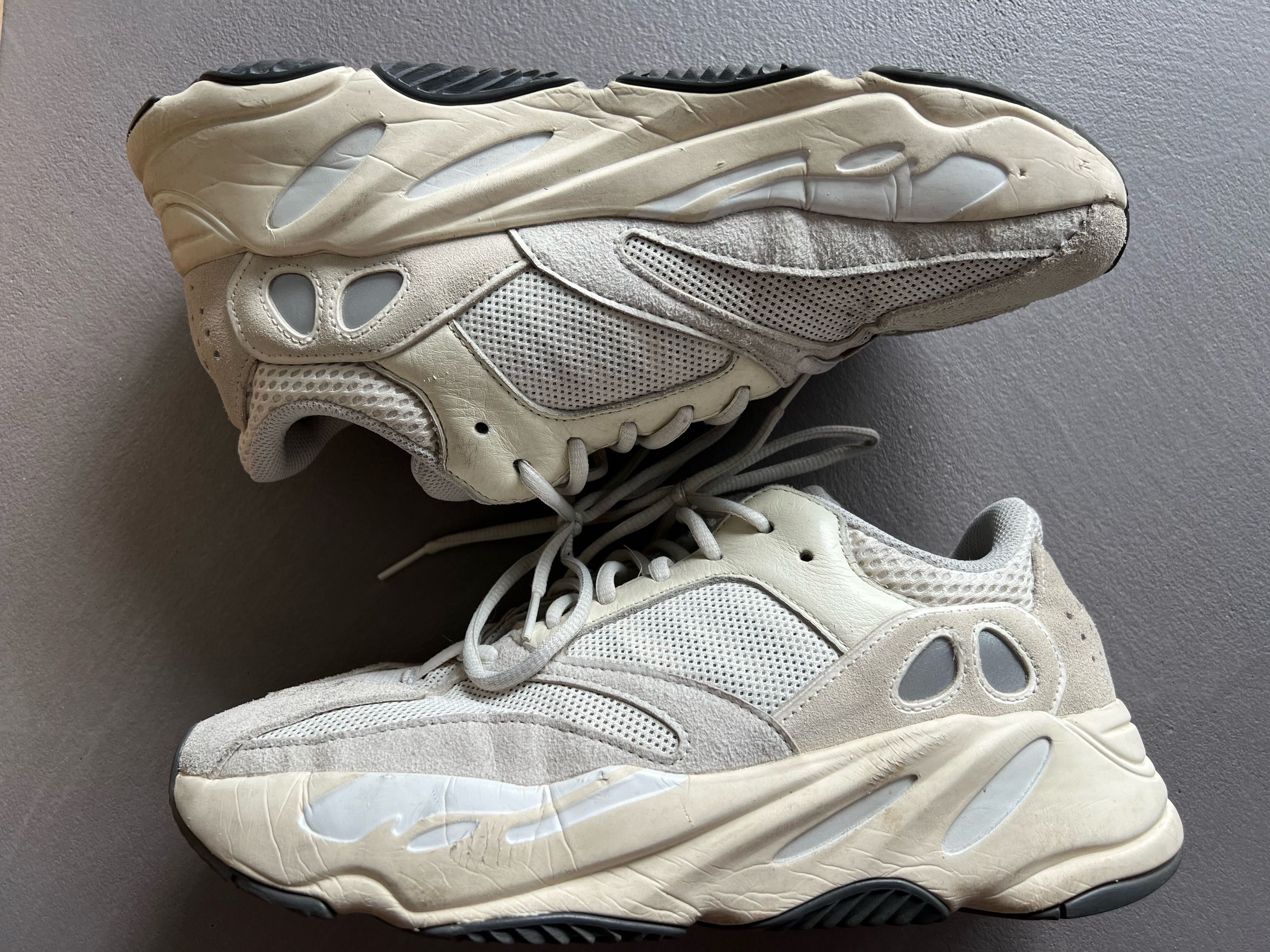 Adidas × Kanye West adidas Yeezy 700 Boost Analog v1, White Size US 10 / EU 43 - 3 Thumbnail
