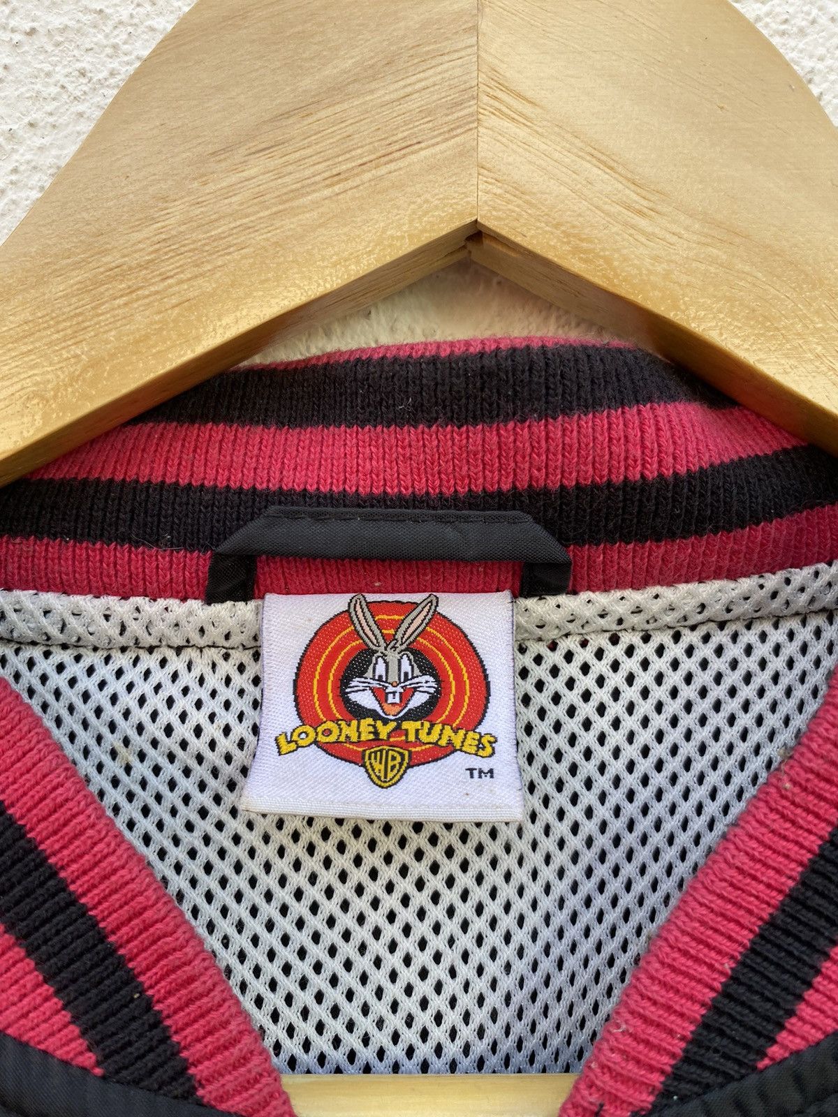 Vintage Looney Tunes warner bros 1998 varsity jacket