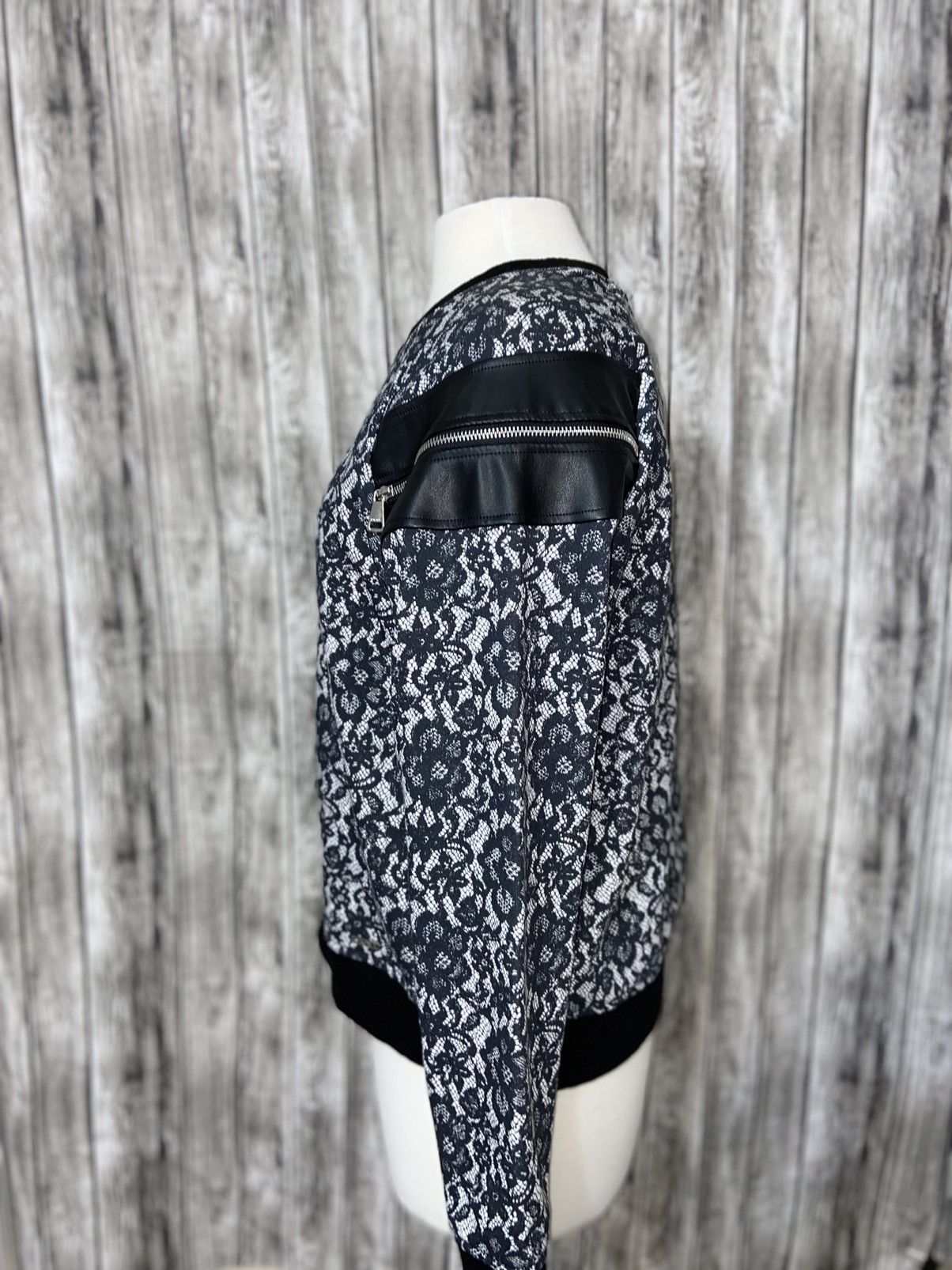 DKNY NWT DKNY Sweatshirt Graphic Arm Zippers & Patches Size S Size S / US 4 / IT 40 - 4 Thumbnail
