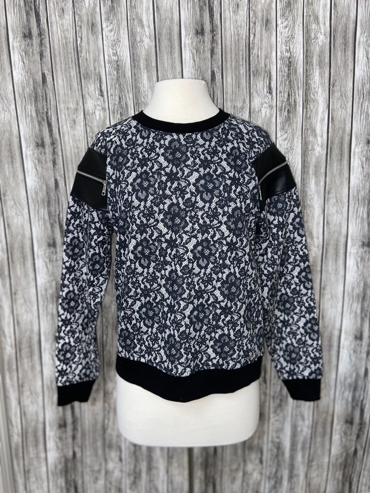 DKNY NWT DKNY Sweatshirt Graphic Arm Zippers & Patches Size S Size S / US 4 / IT 40 - 1 Thumbnail
