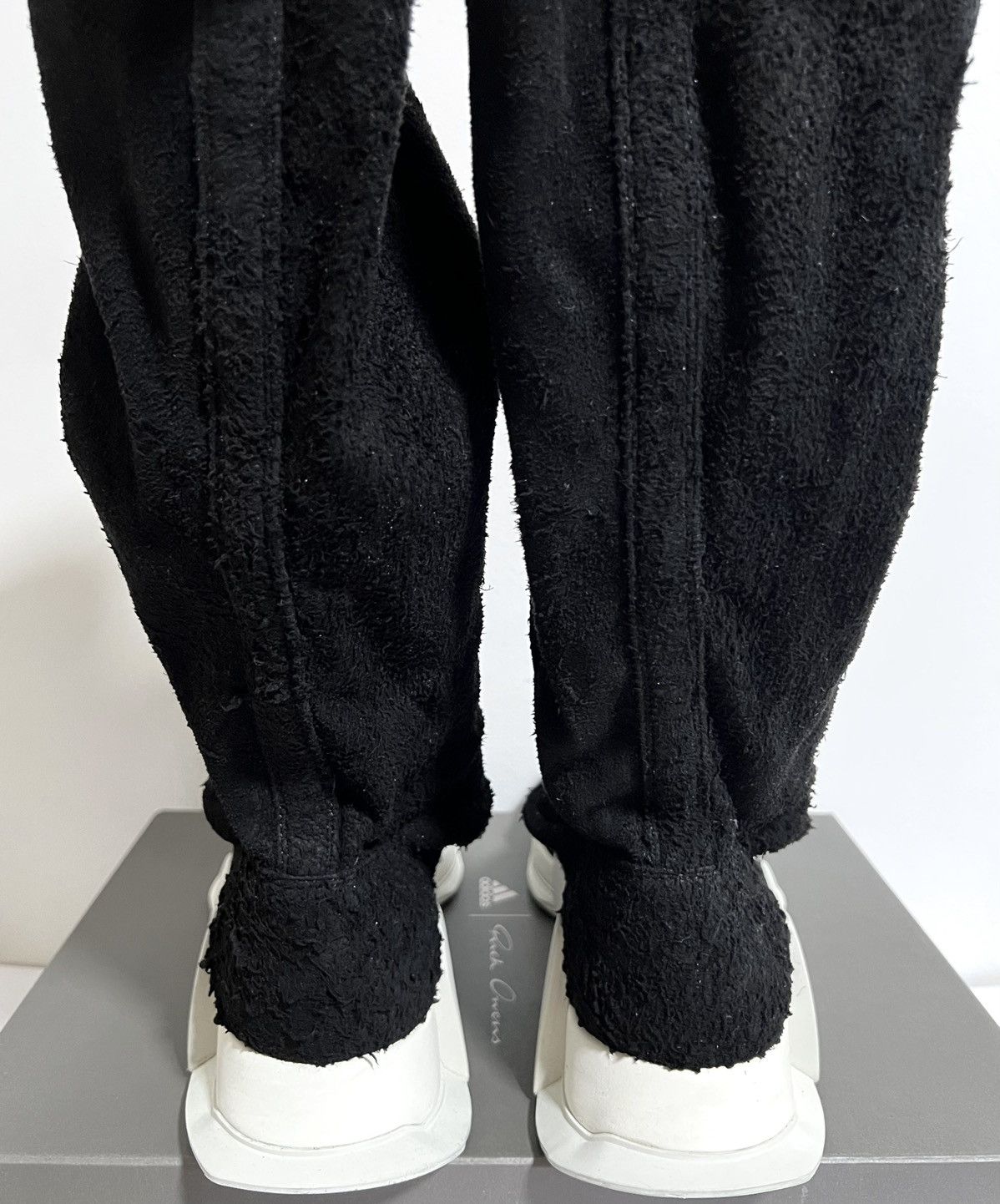 Adidas × Rick Owens Rick Owens FW17 Blistered Lamb Level Runner Sock Shoes Size US 9.5 / EU 42-43 - 4 Thumbnail