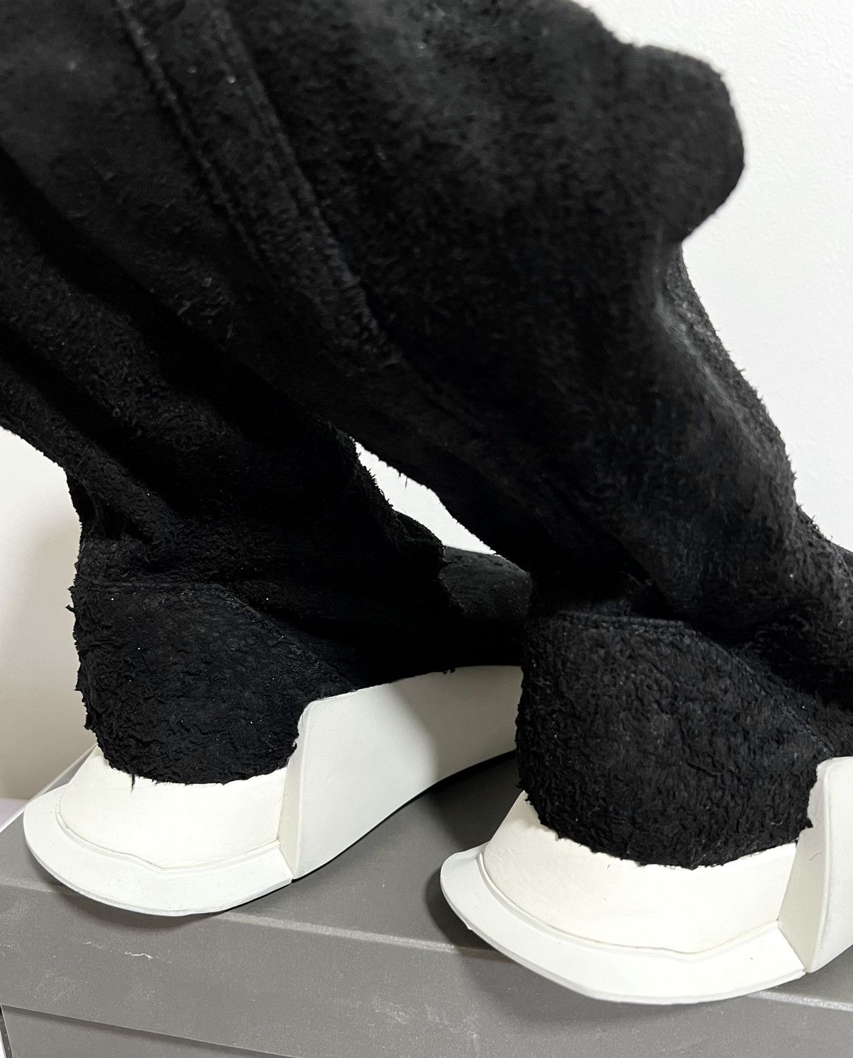 Adidas × Rick Owens Rick Owens FW17 Blistered Lamb Level Runner Sock Shoes Size US 9.5 / EU 42-43 - 5 Thumbnail