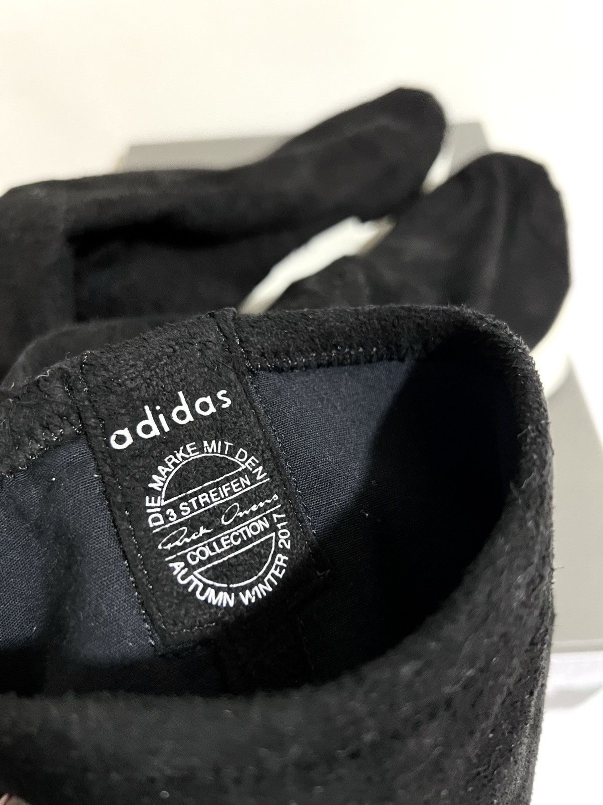 Adidas × Rick Owens Rick Owens FW17 Blistered Lamb Level Runner Sock Shoes Size US 9.5 / EU 42-43 - 9 Thumbnail