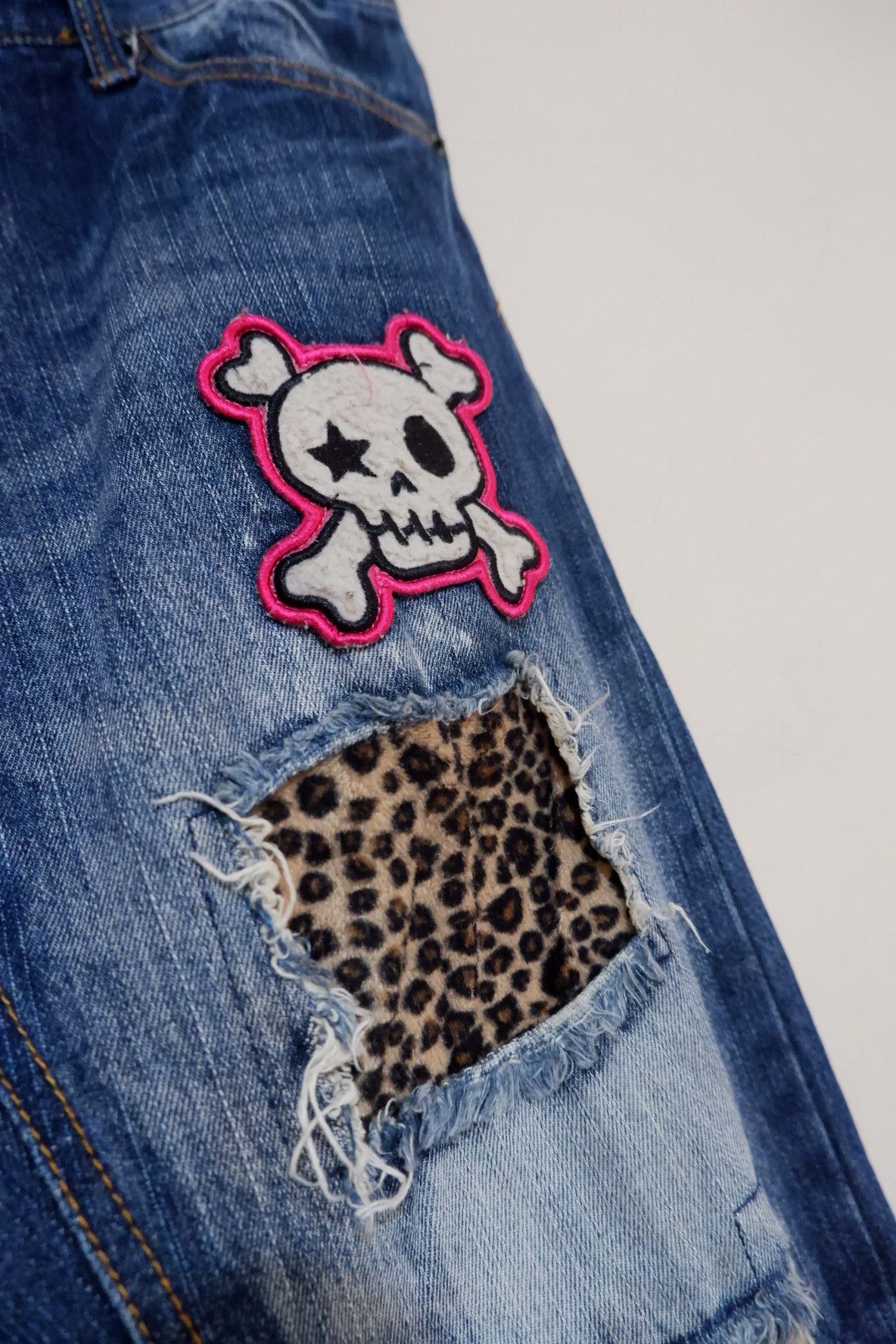 Hysteric Glamour Vintage Distressed Patchwork Leopard Denim Size US 32 / EU 48 - 5 Thumbnail
