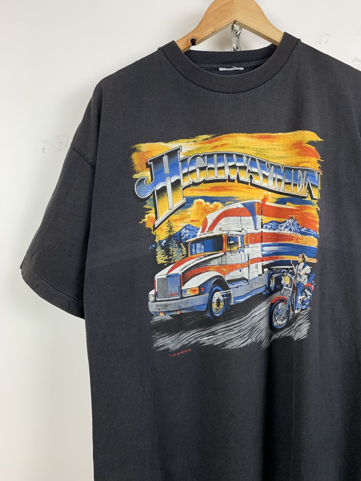 Vintage 1991 Vintage Highwayman Trucker Faded Black T-Shirt Size US XL / EU 56 / 4 - 2 Thumbnail