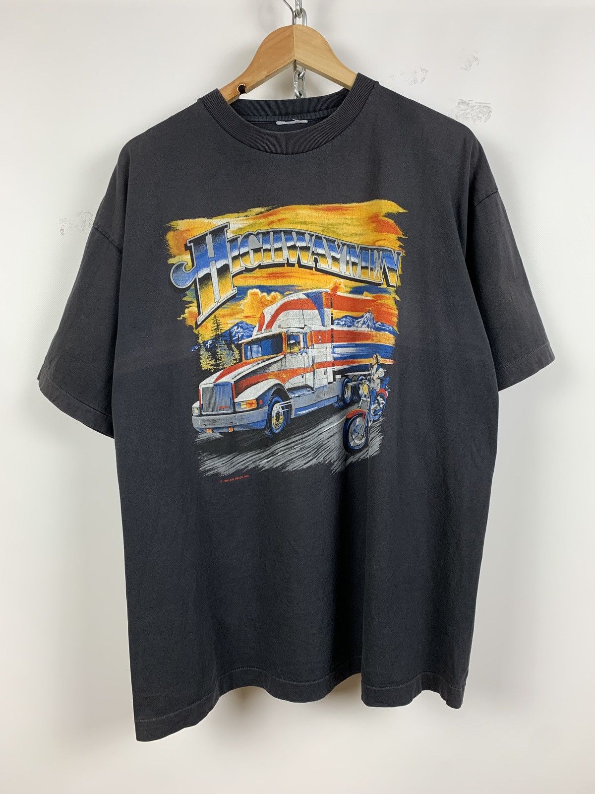 Vintage 1991 Vintage Highwayman Trucker Faded Black T-Shirt Size US XL / EU 56 / 4 - 1 Thumbnail