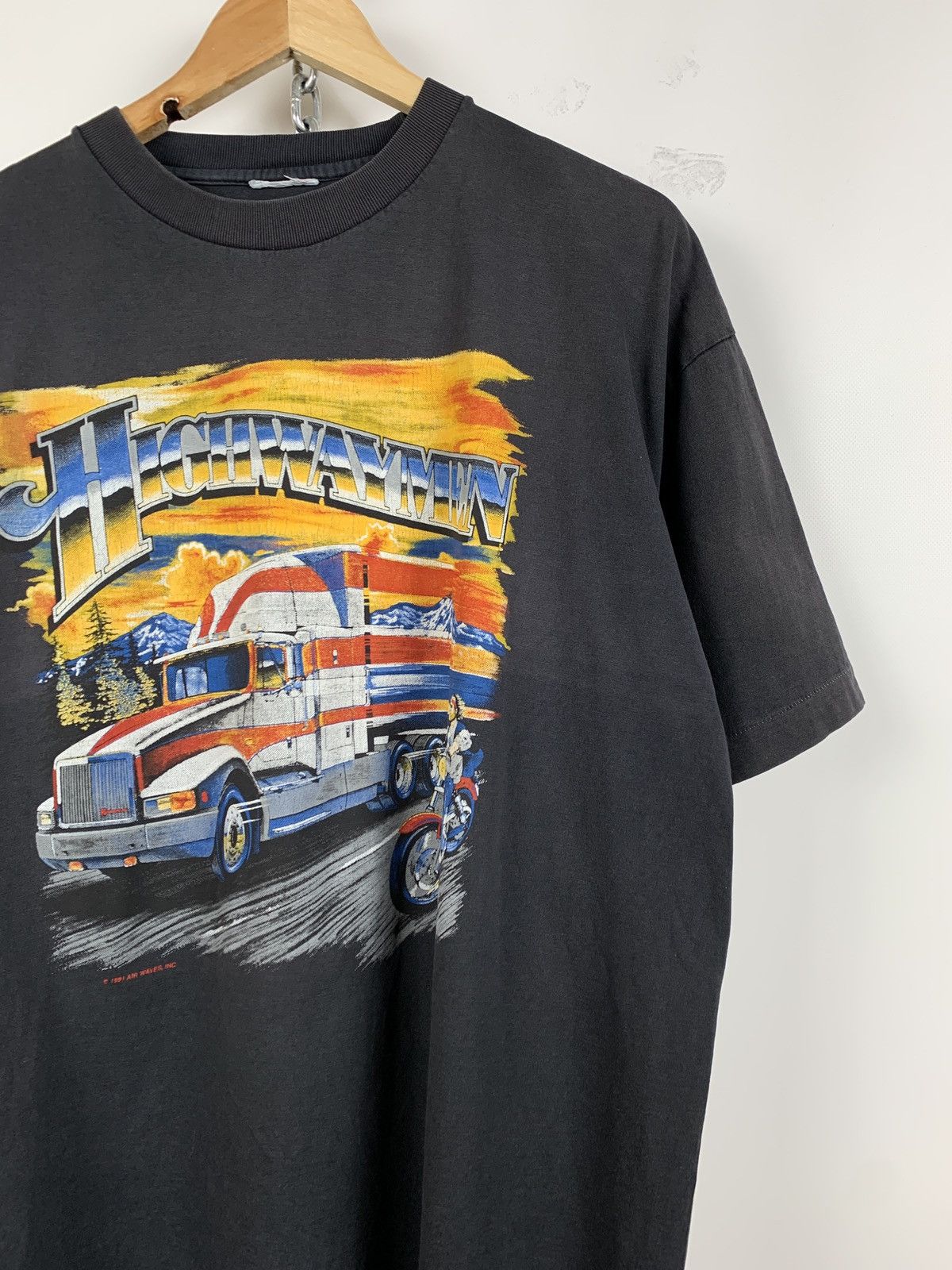 Vintage 1991 Vintage Highwayman Trucker Faded Black T-Shirt Size US XL / EU 56 / 4 - 4 Thumbnail