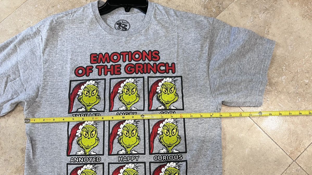 Vintage Dr. Seuss Gray Emotions of the Grinch Christmas Tee Size L Size US L / EU 52-54 / 3 - 5 Thumbnail