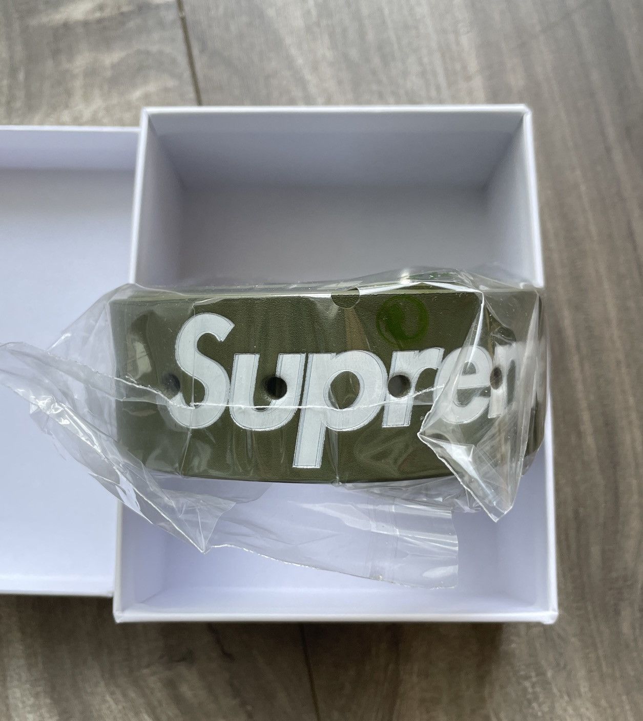 Supreme NEW S/M SUPREME repeat olive leather belt | Grailed