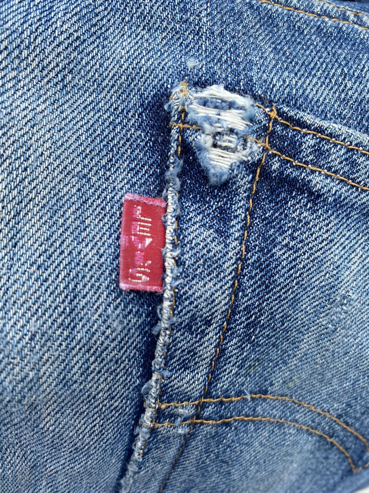 Levi's Vintage Clothing × Vintage Vintage Thrashed Levi’s 201 Big E Selvedge LVC Button 555 Size US 30 / EU 46 - 6 Thumbnail