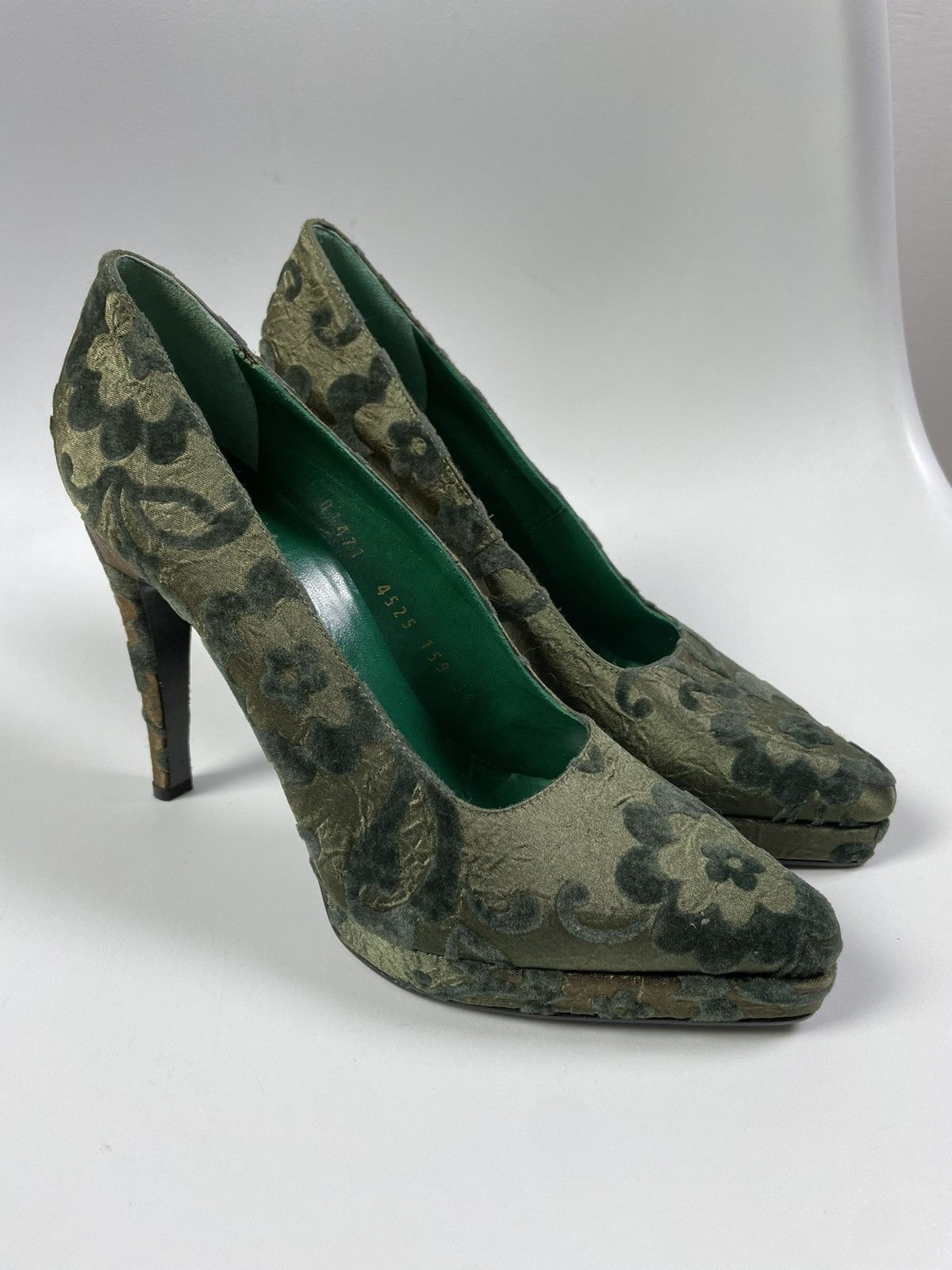Casedei Casadei Velour Engraved Heels size 36,5 Size US 6.5 / IT 36.5 - 1 Thumbnail