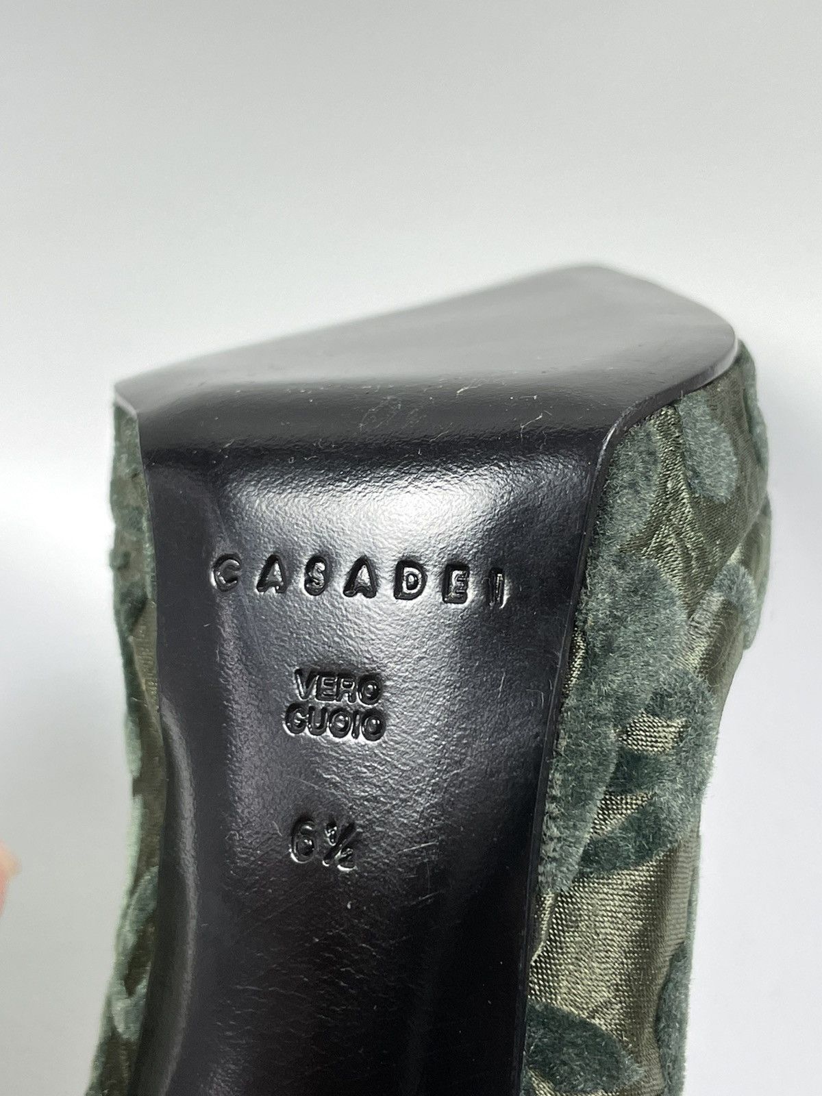 Casedei Casadei Velour Engraved Heels size 36,5 Size US 6.5 / IT 36.5 - 9 Thumbnail