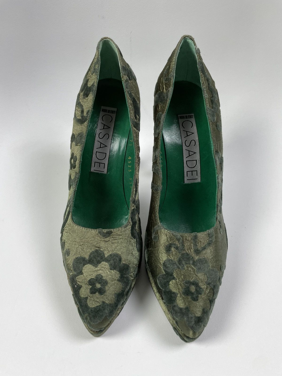 Casedei Casadei Velour Engraved Heels size 36,5 Size US 6.5 / IT 36.5 - 2 Thumbnail