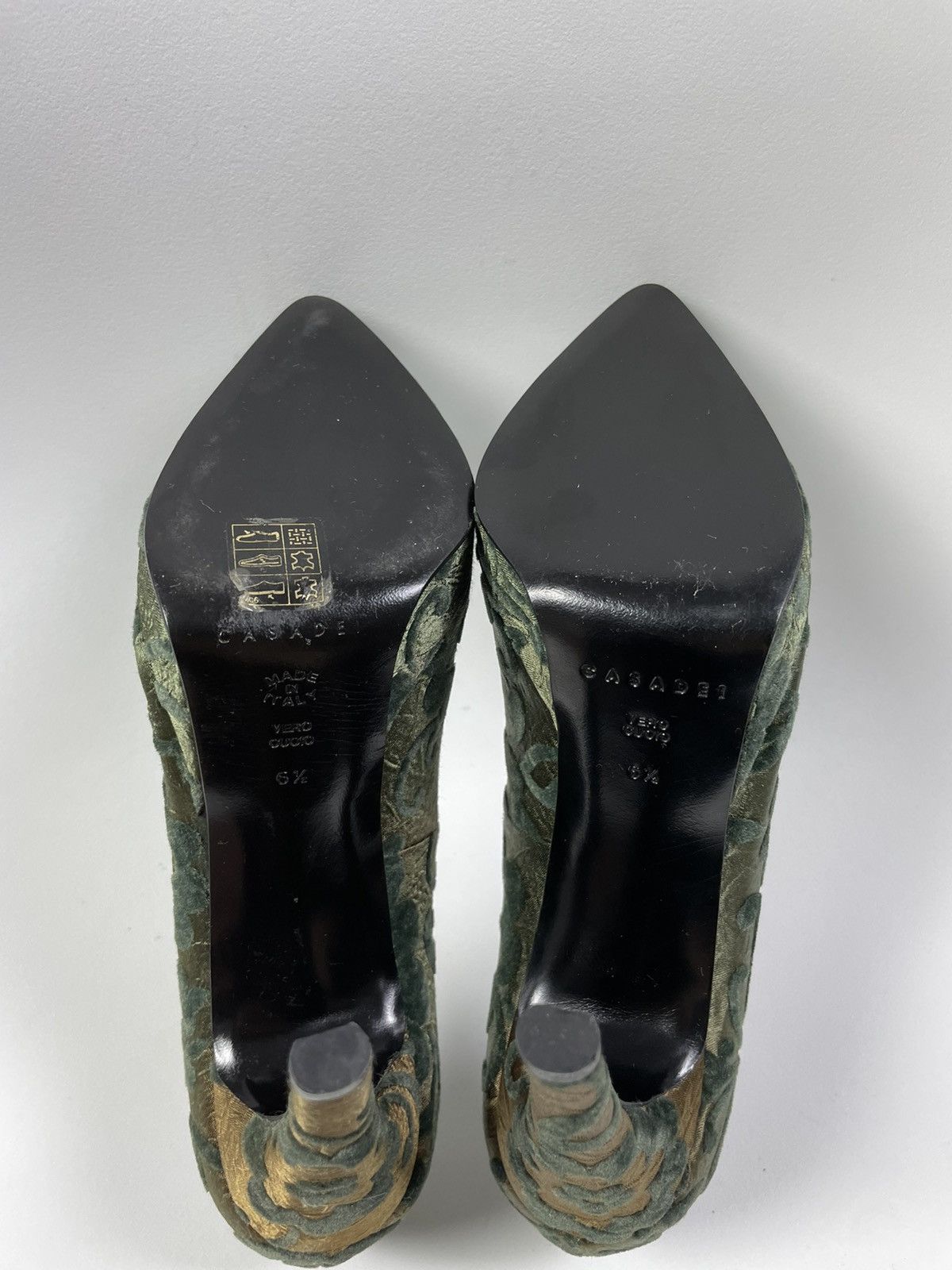 Casedei Casadei Velour Engraved Heels size 36,5 Size US 6.5 / IT 36.5 - 8 Thumbnail