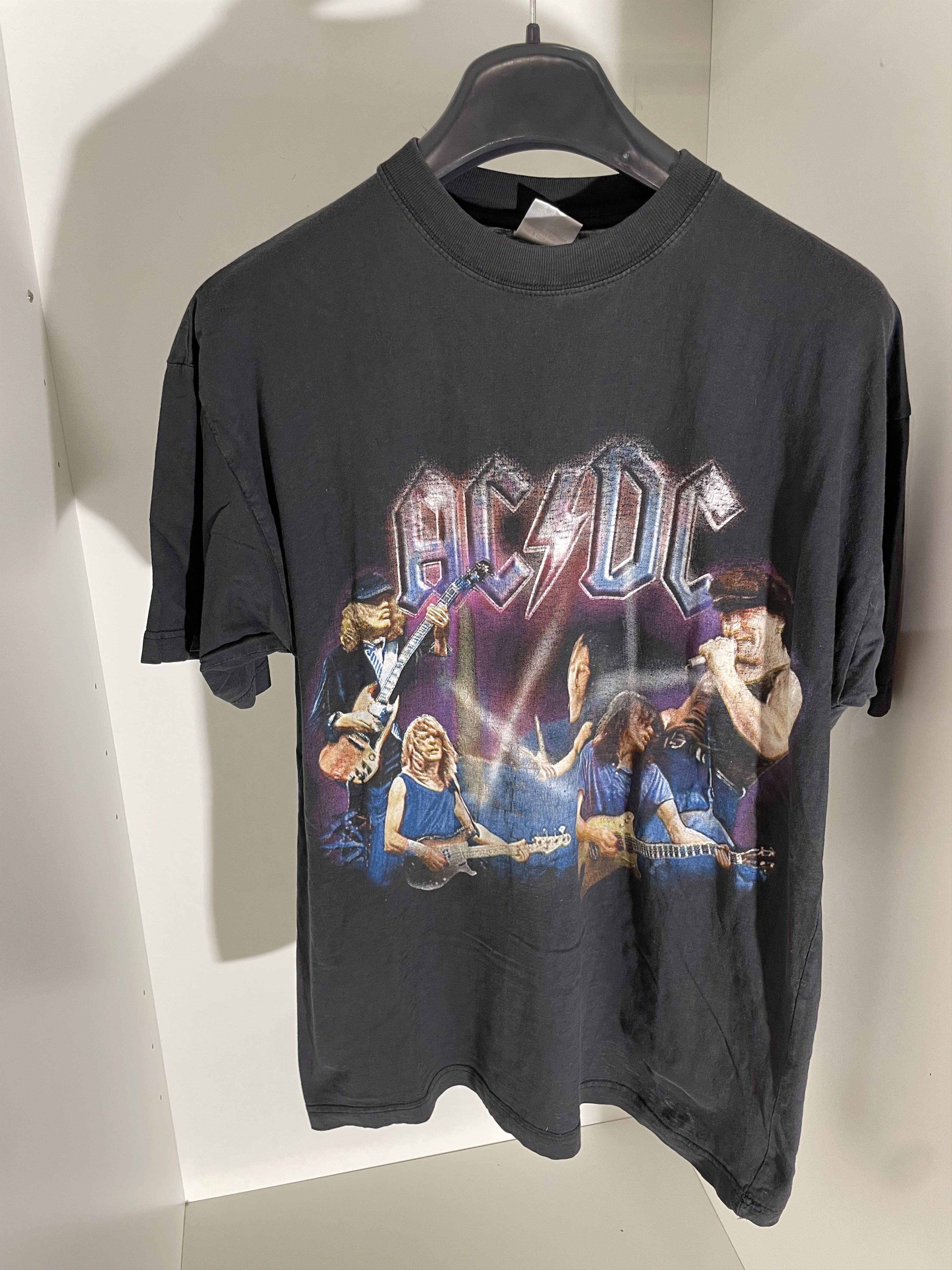 AC/DC Vintage Acdc 2001 European tour tee Size US L / EU 52-54 / 3 - 1 Thumbnail