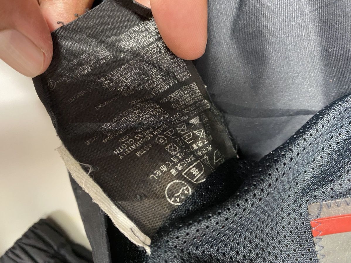 Prada Prada Black Nylon Jacket. J035 Size US M / EU 48-50 / 2 - 9 Thumbnail