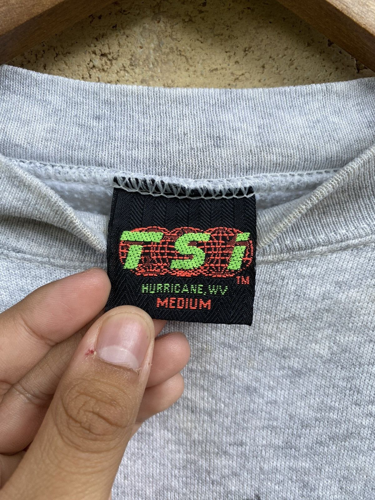Vintage Vintage 90’s Nature Fishing Gear Sweatshirt Crewneck Size US M / EU 48-50 / 2 - 3 Thumbnail