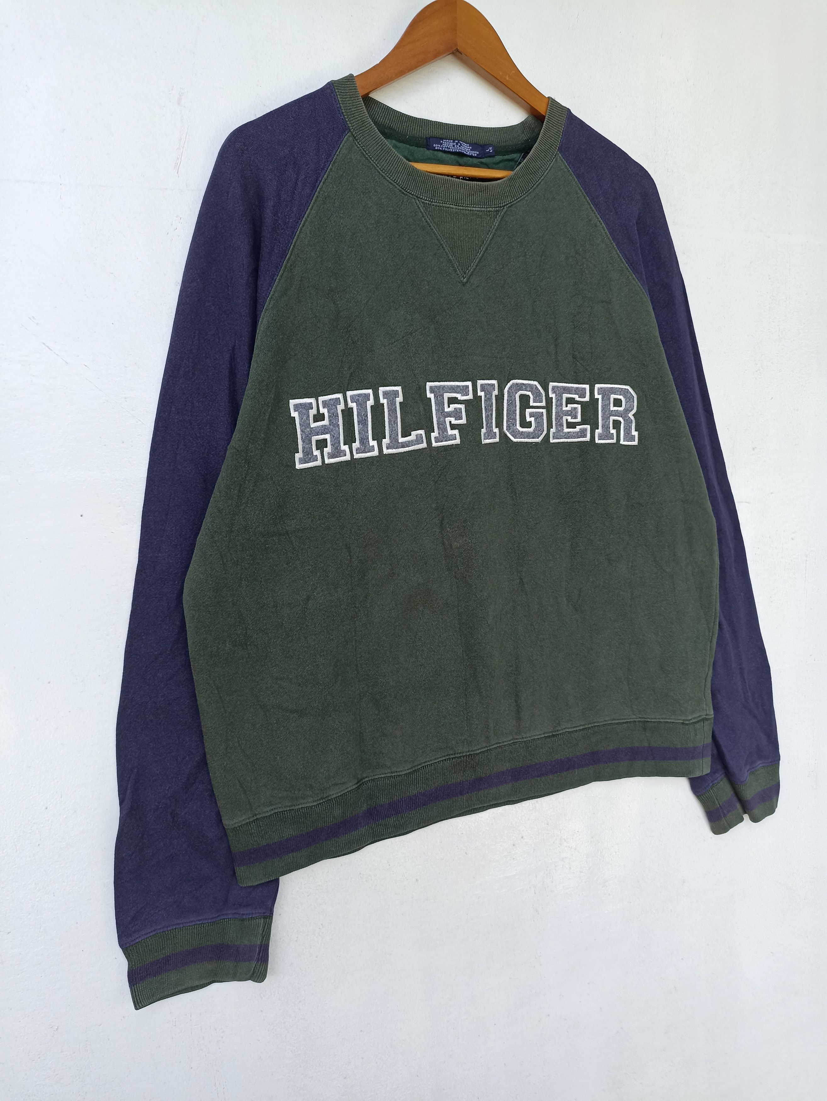 Tommy Hilfiger Vintage Tommy Hilfiger sweatshirt spell out Size US L / EU 52-54 / 3 - 3 Thumbnail