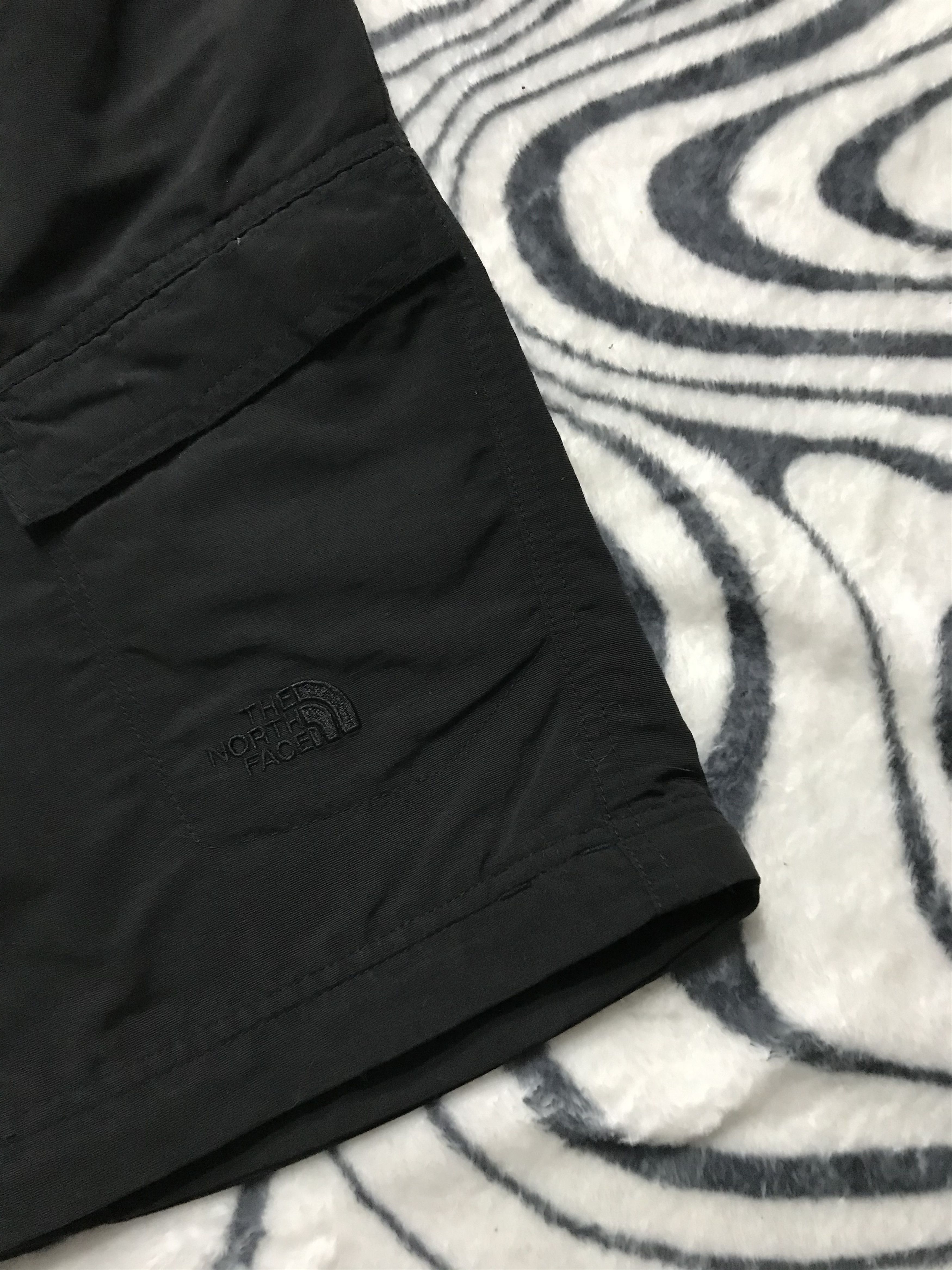 The North Face The North Face Womens Outdoor Hiking Shorts TNF Size 27" / US 4 / IT 40 - 2 Thumbnail