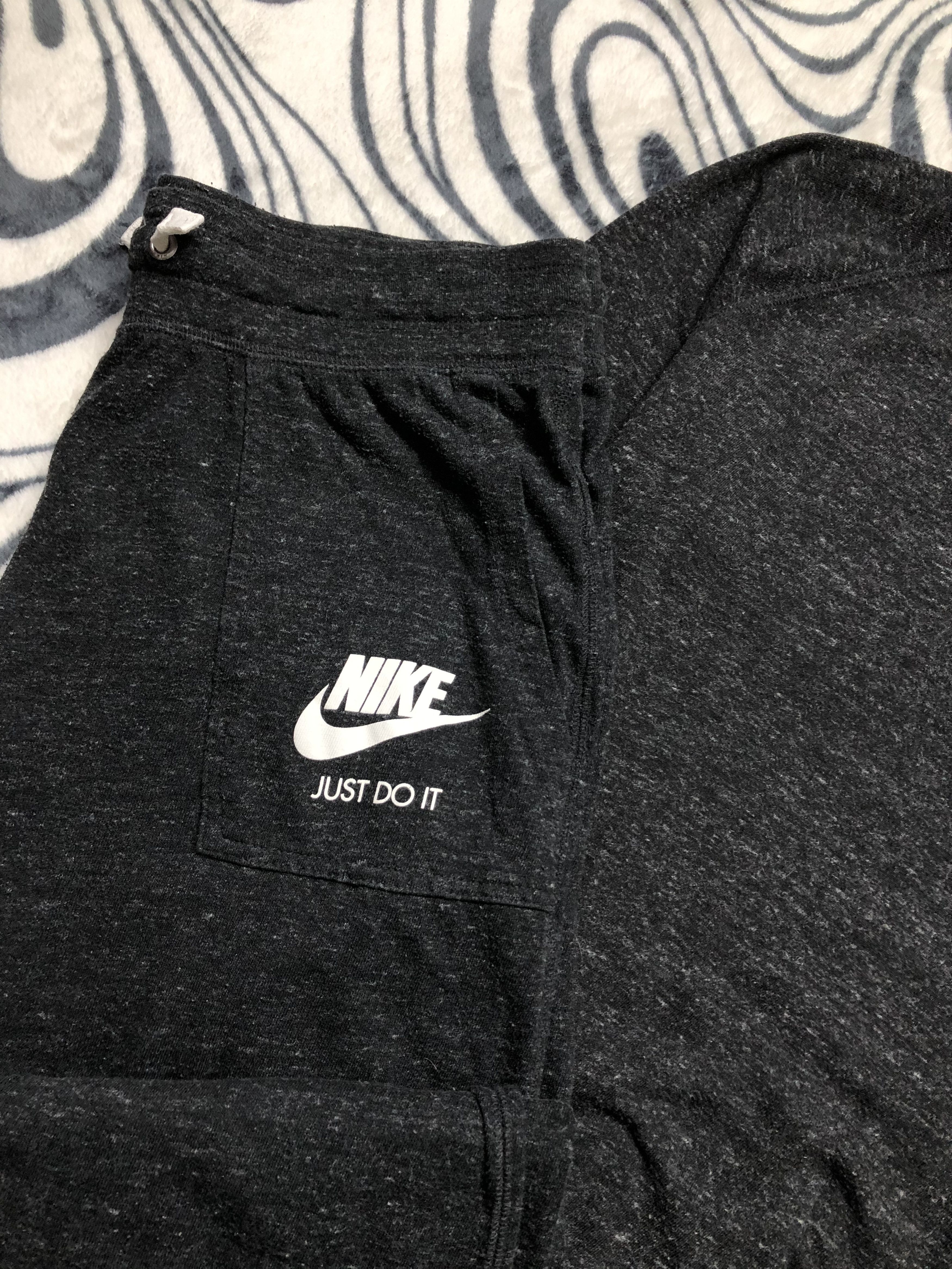 Nike Nike WMNS Suit Sweatshirt + Pants Size US L / EU 52-54 / 3 - 6 Thumbnail