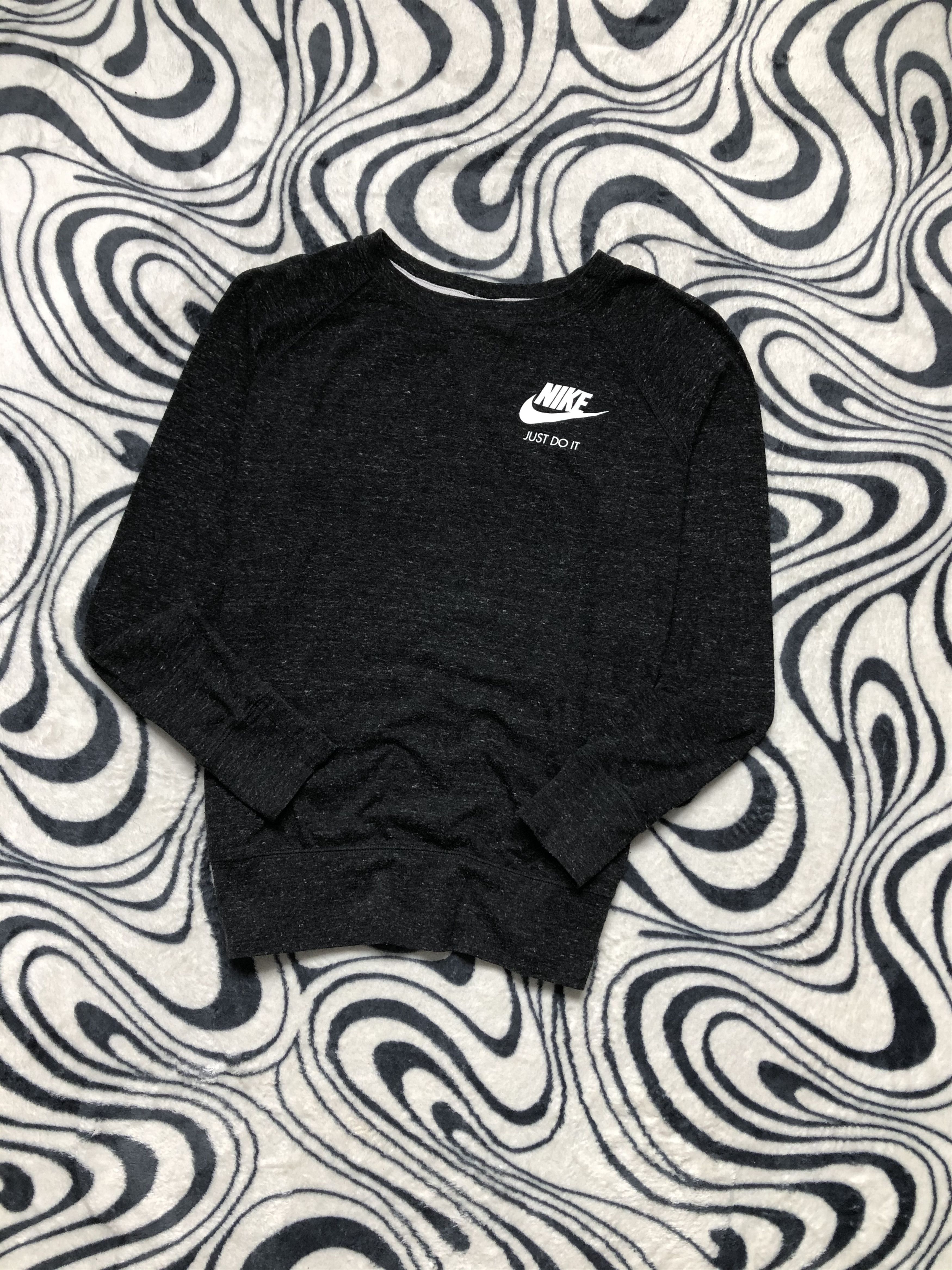 Nike Nike WMNS Suit Sweatshirt + Pants Size US L / EU 52-54 / 3 - 2 Thumbnail