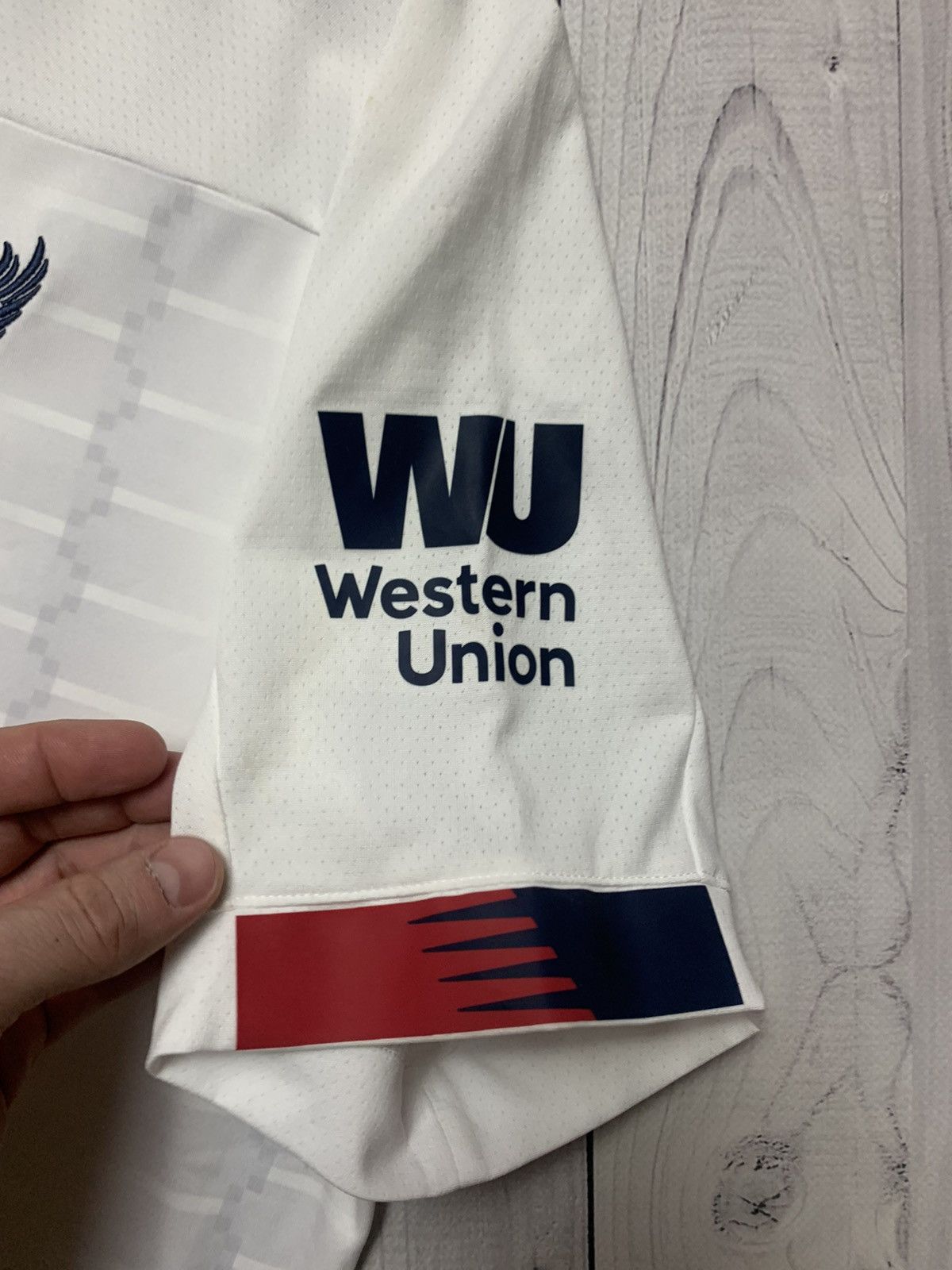 Other Soccer jersey Liverpool white away size L Size US L / EU 52-54 / 3 - 3 Thumbnail