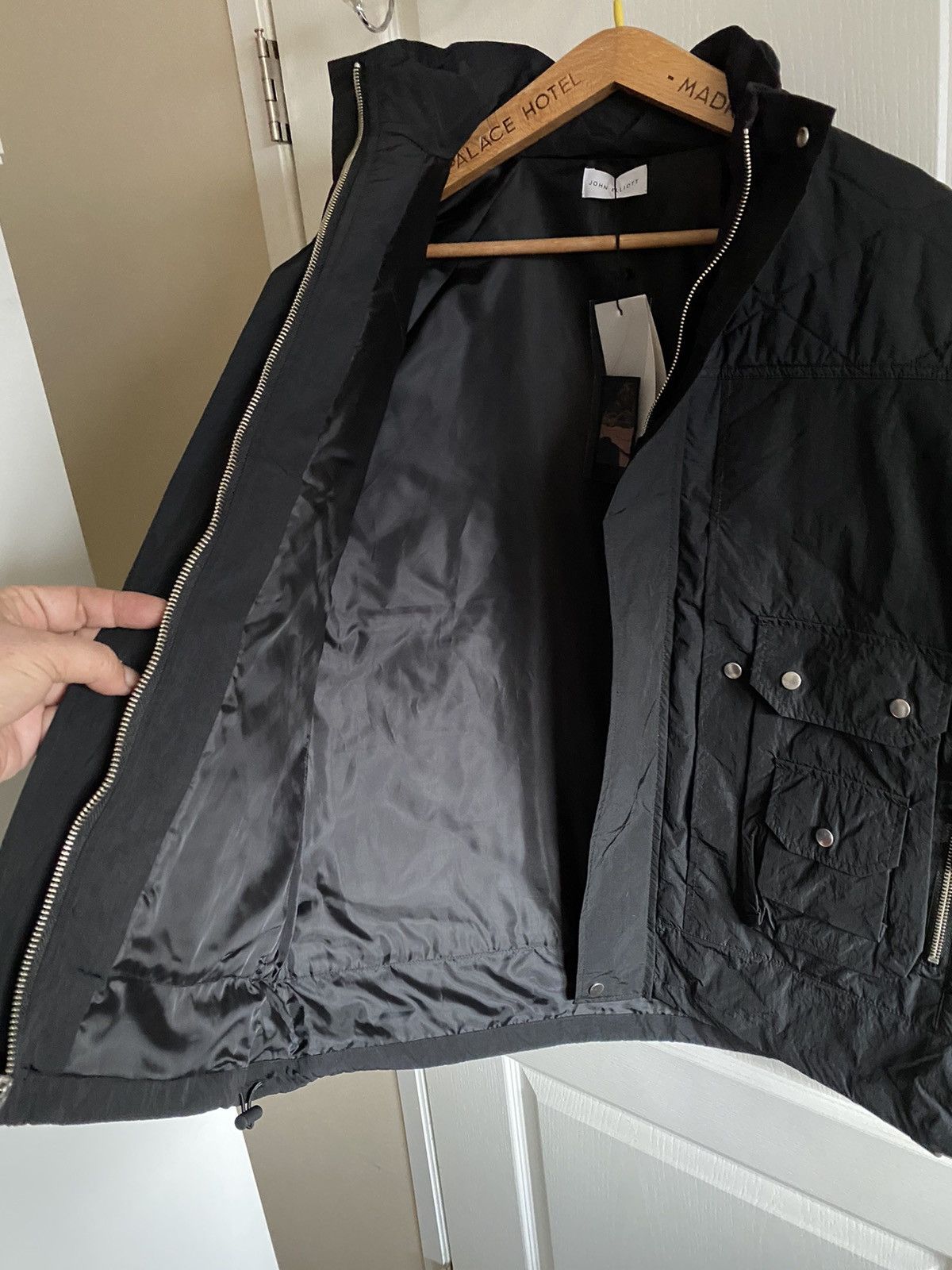 John Elliott John Elliot nylon hunting jacket black NEW Size US XL / EU 56 / 4 - 7 Thumbnail