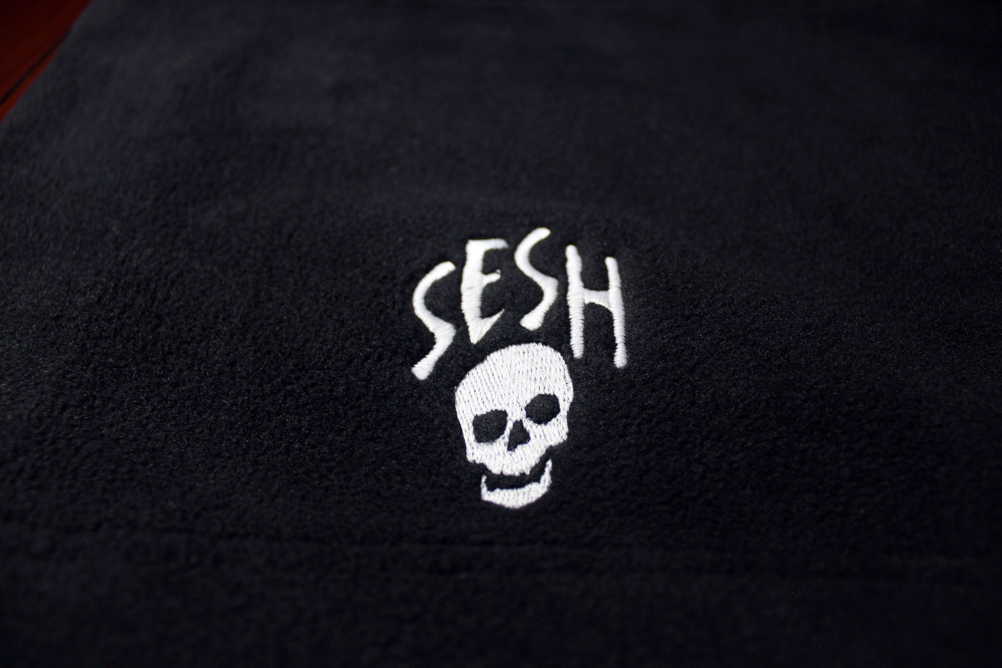 Bones × TeamSESH TeamSESH Neck Gaiter / Neck Warmer (Skull Logo) Size ONE SIZE - 4 Thumbnail