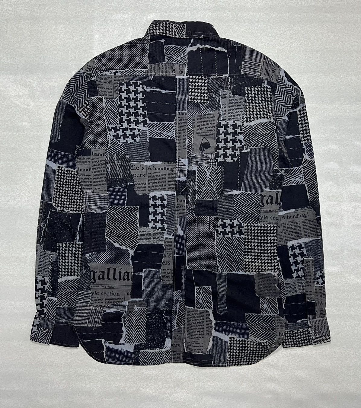 John Galliano Patchwork Newspaper Gazette Full Print Button-Up Shirt Size US S / EU 44-46 / 1 - 2 Thumbnail