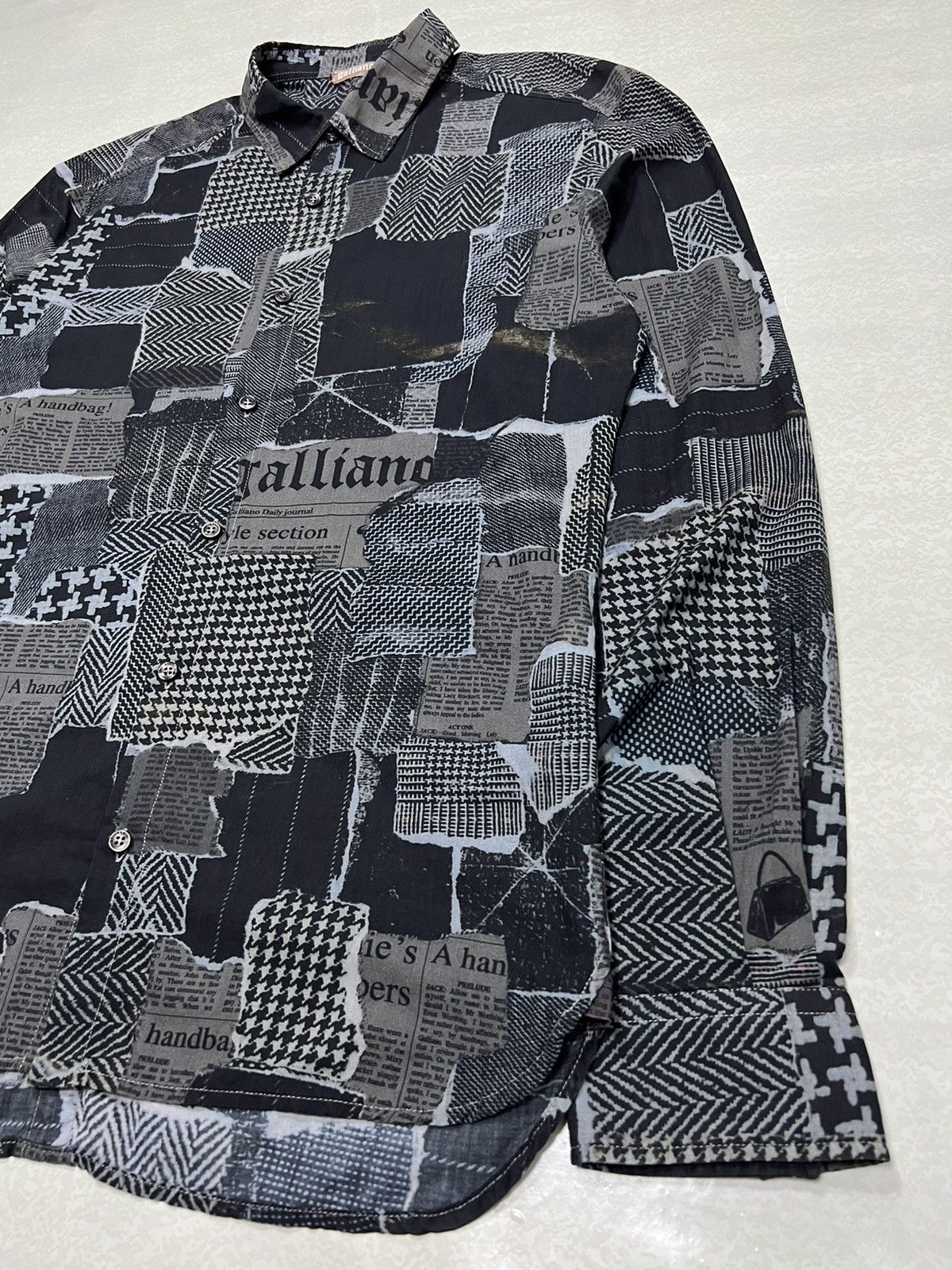 John Galliano Patchwork Newspaper Gazette Full Print Button-Up Shirt Size US S / EU 44-46 / 1 - 6 Thumbnail