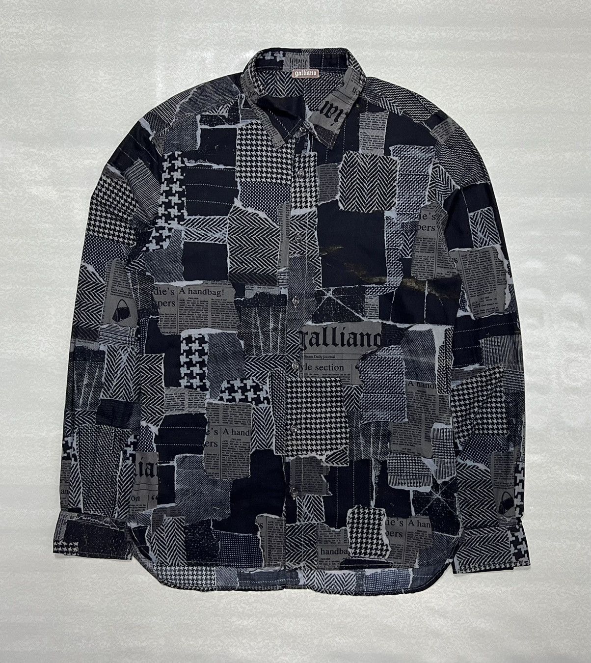 John Galliano Patchwork Newspaper Gazette Full Print Button-Up Shirt Size US S / EU 44-46 / 1 - 1 Thumbnail