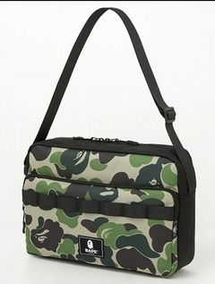 A bathing ape hot sale sling bag