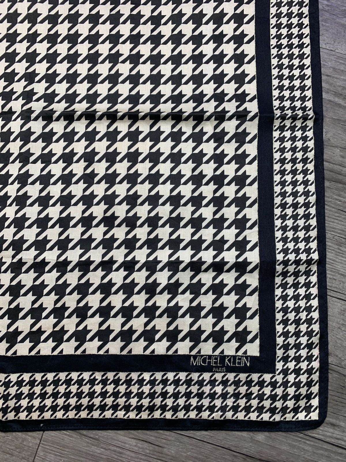 Michel Klein Michel Klein Handkerchief/Neckerchief/Bandana Size ONE SIZE - 3 Thumbnail