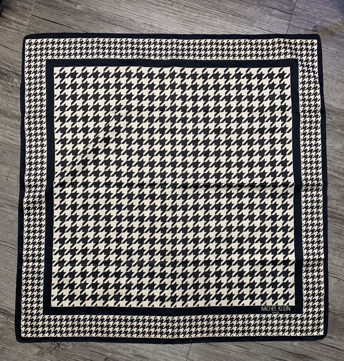 Michel Klein Michel Klein Handkerchief/Neckerchief/Bandana Size ONE SIZE - 2 Thumbnail