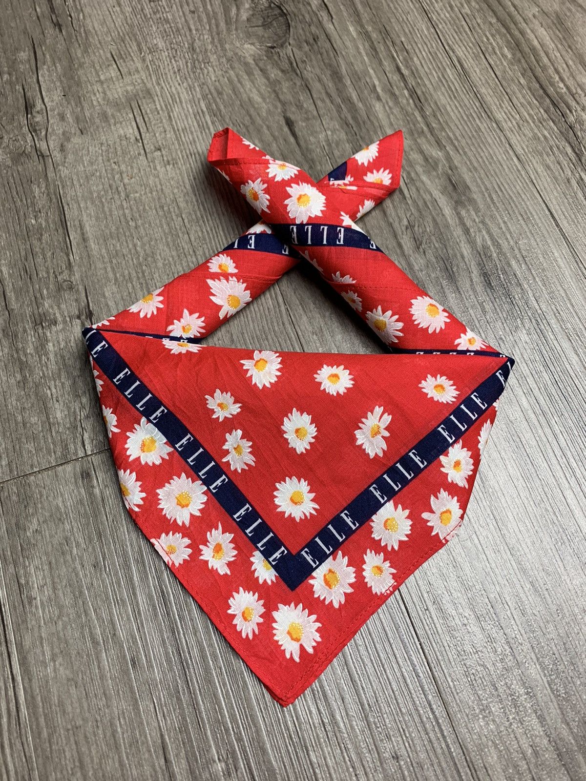 Vintage Elle Handkerchief/Neckerchief/Bandana Size ONE SIZE - 1 Thumbnail