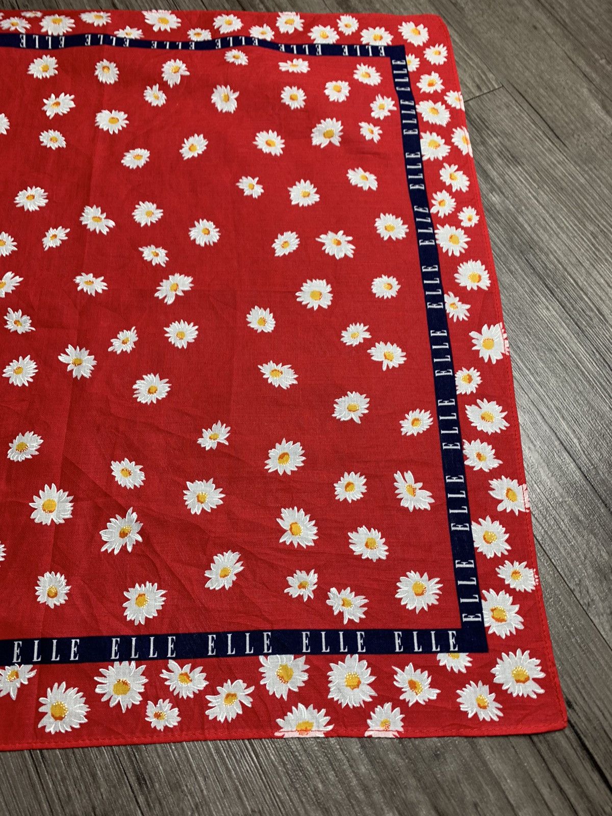 Vintage Elle Handkerchief/Neckerchief/Bandana Size ONE SIZE - 3 Thumbnail