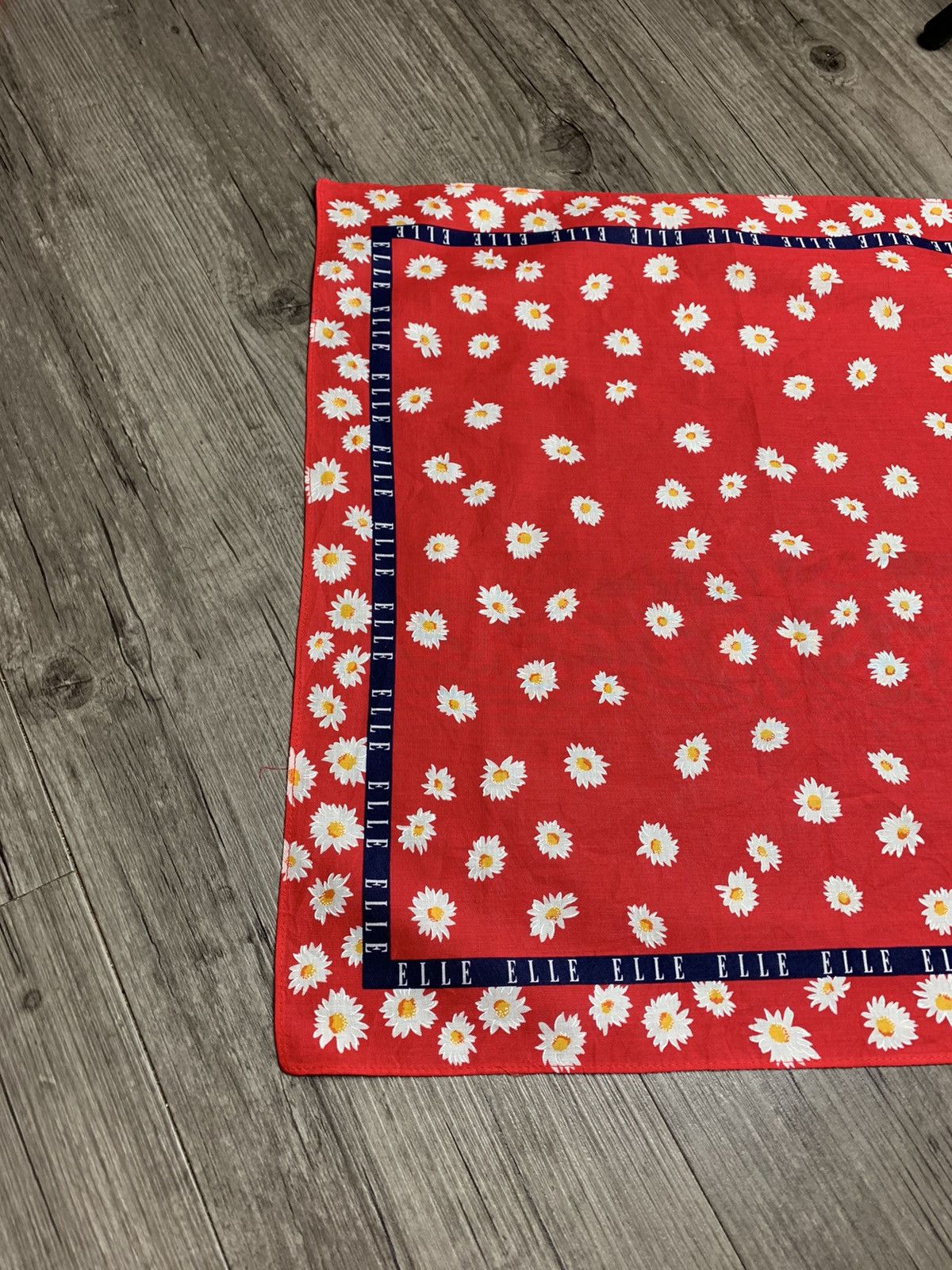 Vintage Elle Handkerchief/Neckerchief/Bandana Size ONE SIZE - 4 Thumbnail