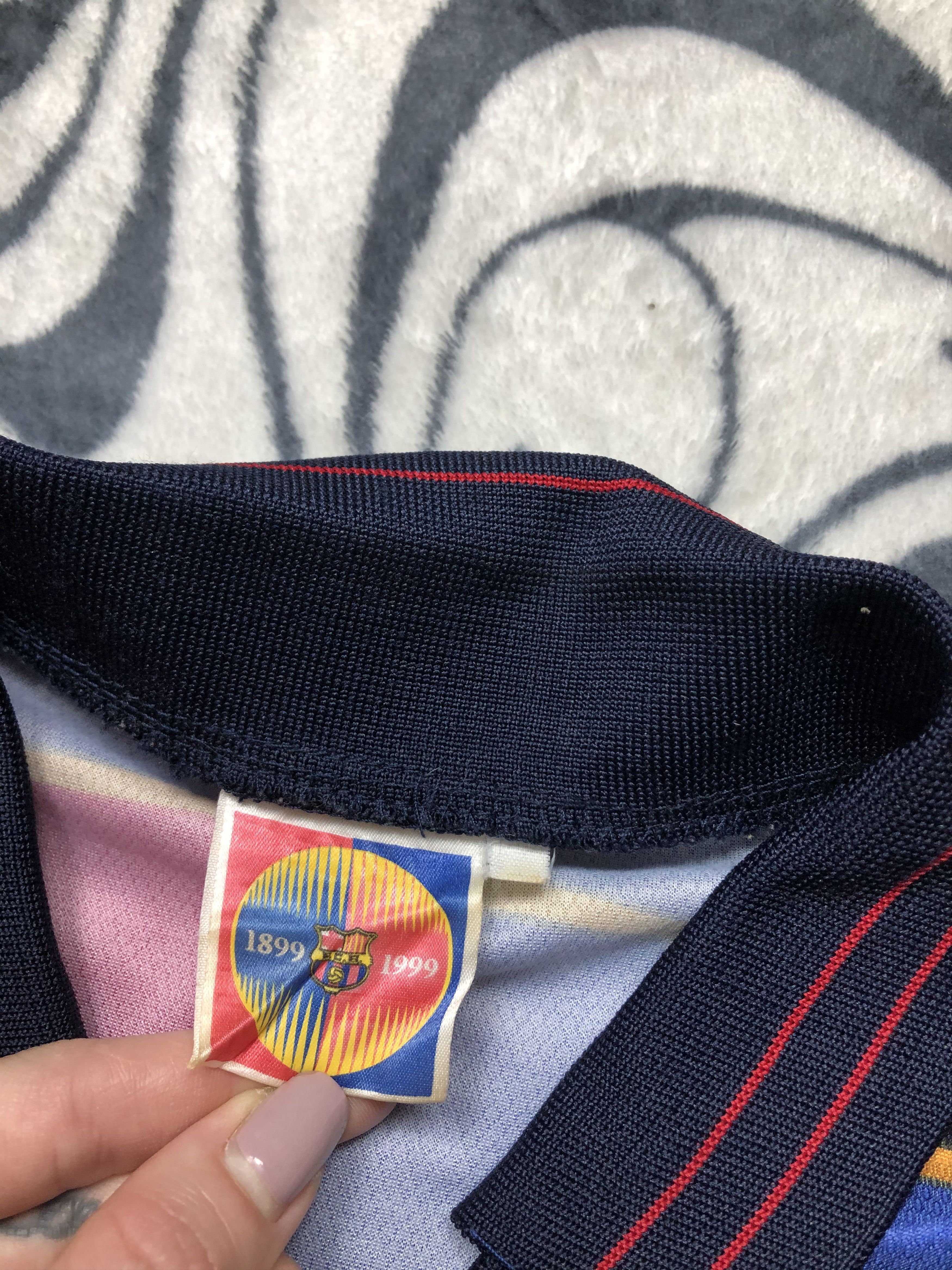 Vintage F.C. Barcelona "Rivaldo" 1999 Vintage Soccer Jersey T-shirt Size US XL / EU 56 / 4 - 6 Thumbnail