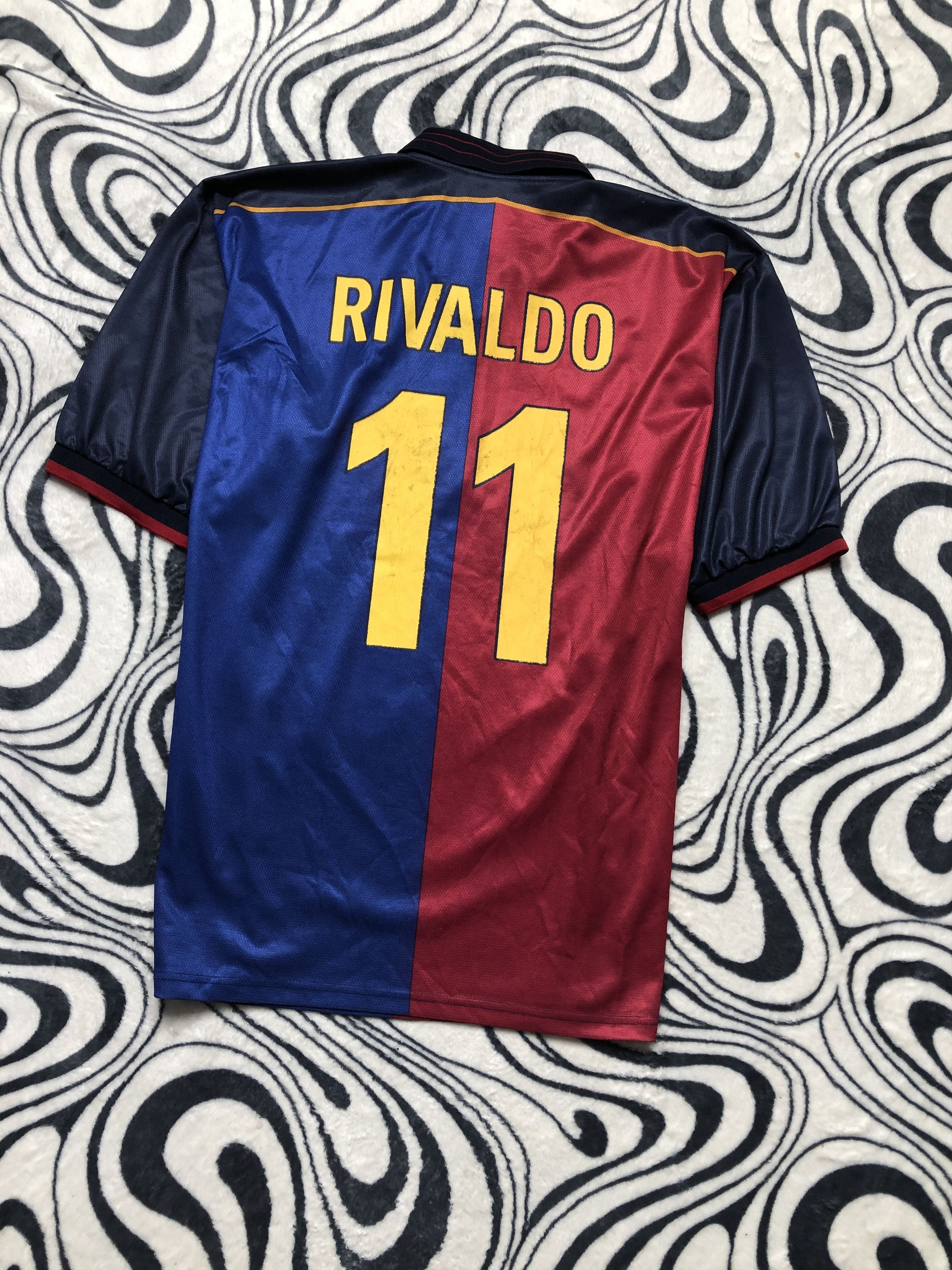 Vintage F.C. Barcelona "Rivaldo" 1999 Vintage Soccer Jersey T-shirt Size US XL / EU 56 / 4 - 8 Thumbnail