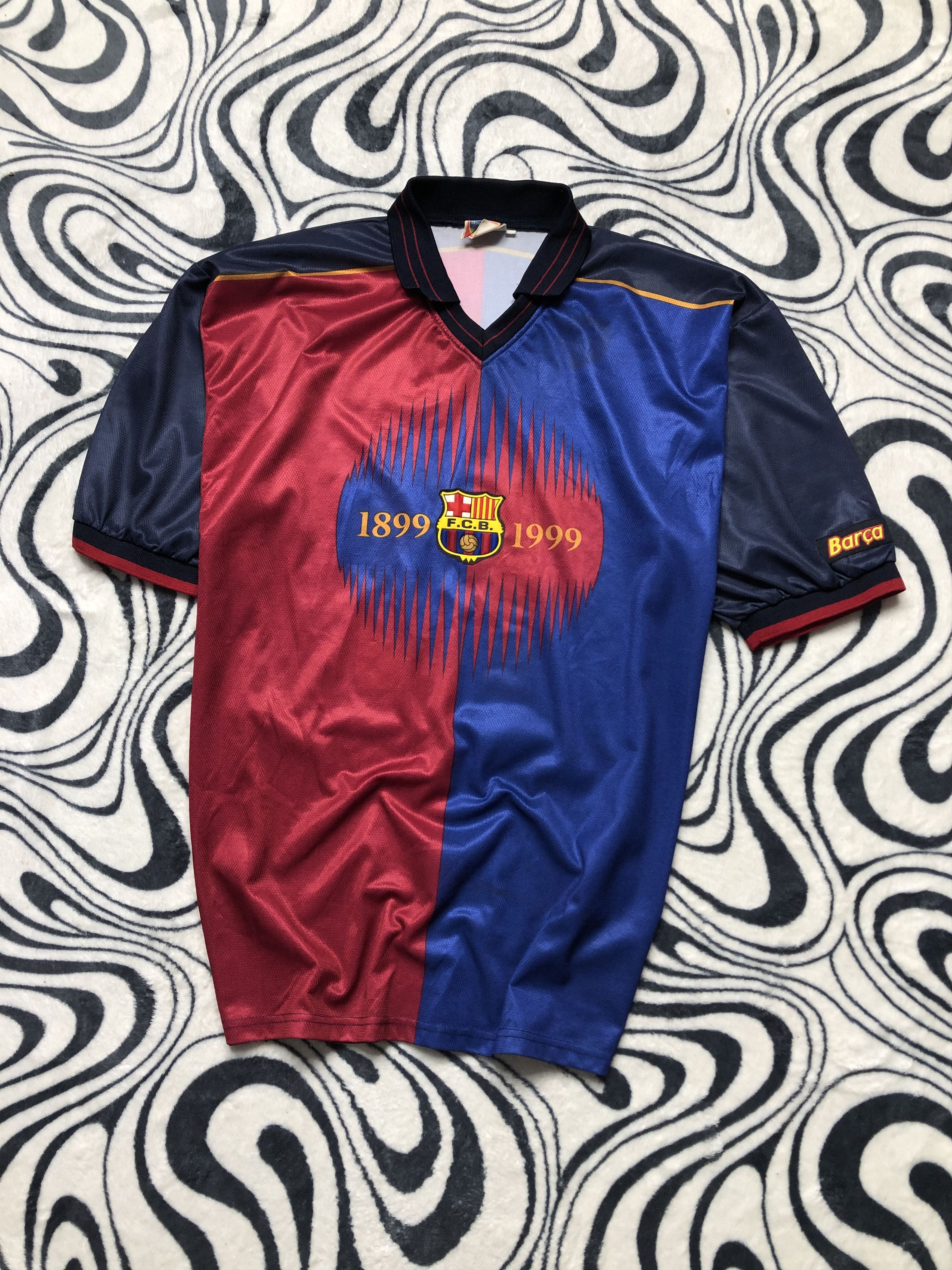 Vintage F.C. Barcelona "Rivaldo" 1999 Vintage Soccer Jersey T-shirt Size US XL / EU 56 / 4 - 1 Thumbnail
