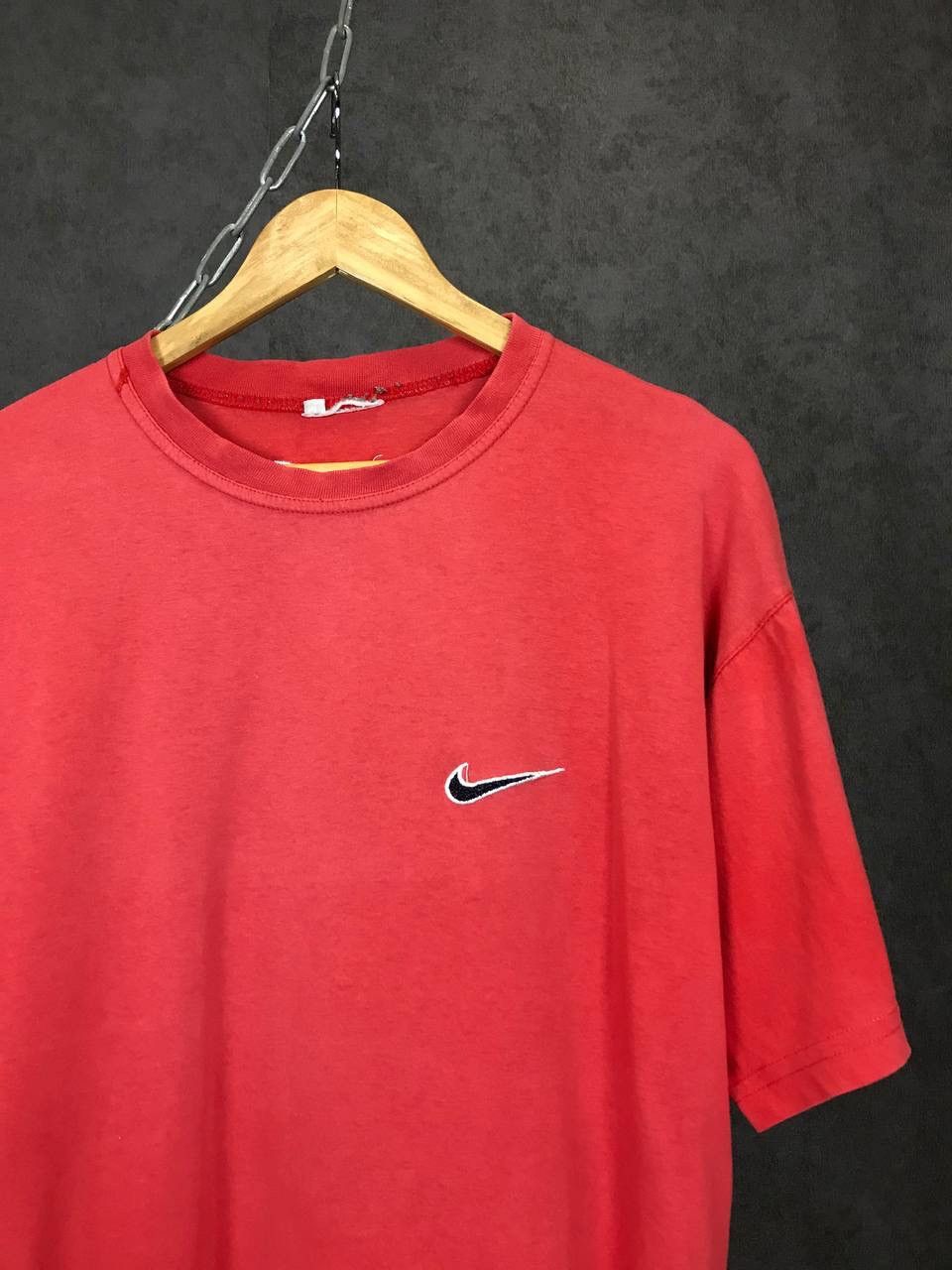 Nike × Vintage Nike swoosh streetwear vintage red tee Size US M / EU 48-50 / 2 - 2 Thumbnail