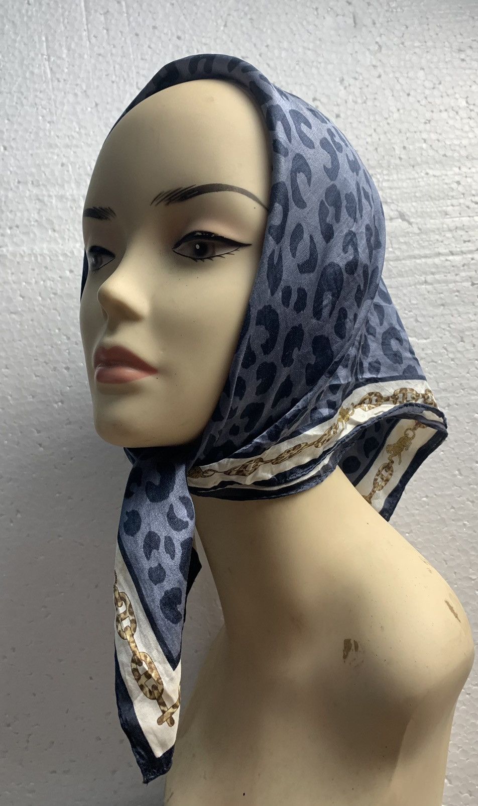 Vintage Art Style Handkerchief Bandana Neckerchief Size ONE SIZE - 1 Thumbnail