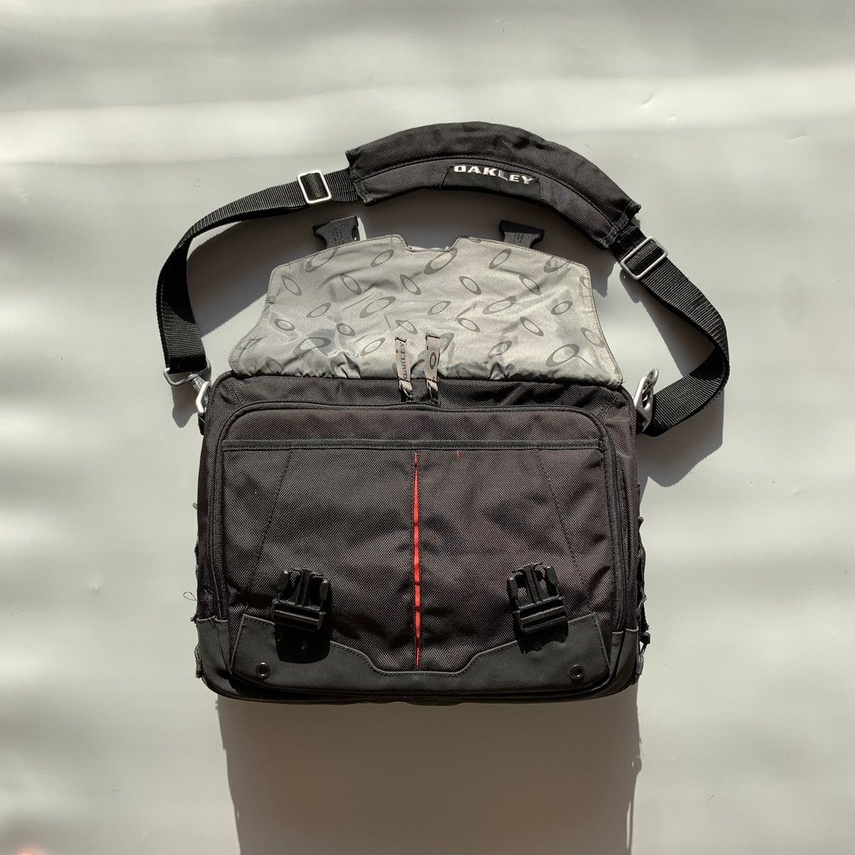 Oakley × Vintage 00s Oakley LapTop Software Messenger Bag | Grailed