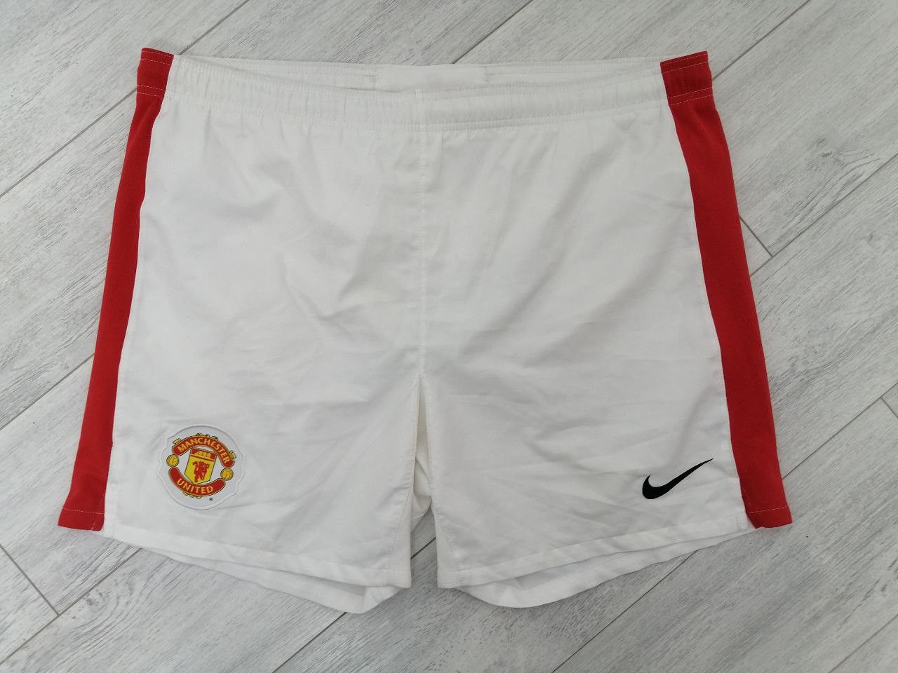 Nike × Vintage NIKE MANCHESTER UNITED 2010 HOME SHORT WHITE Size US 34 / EU 50 - 1 Thumbnail