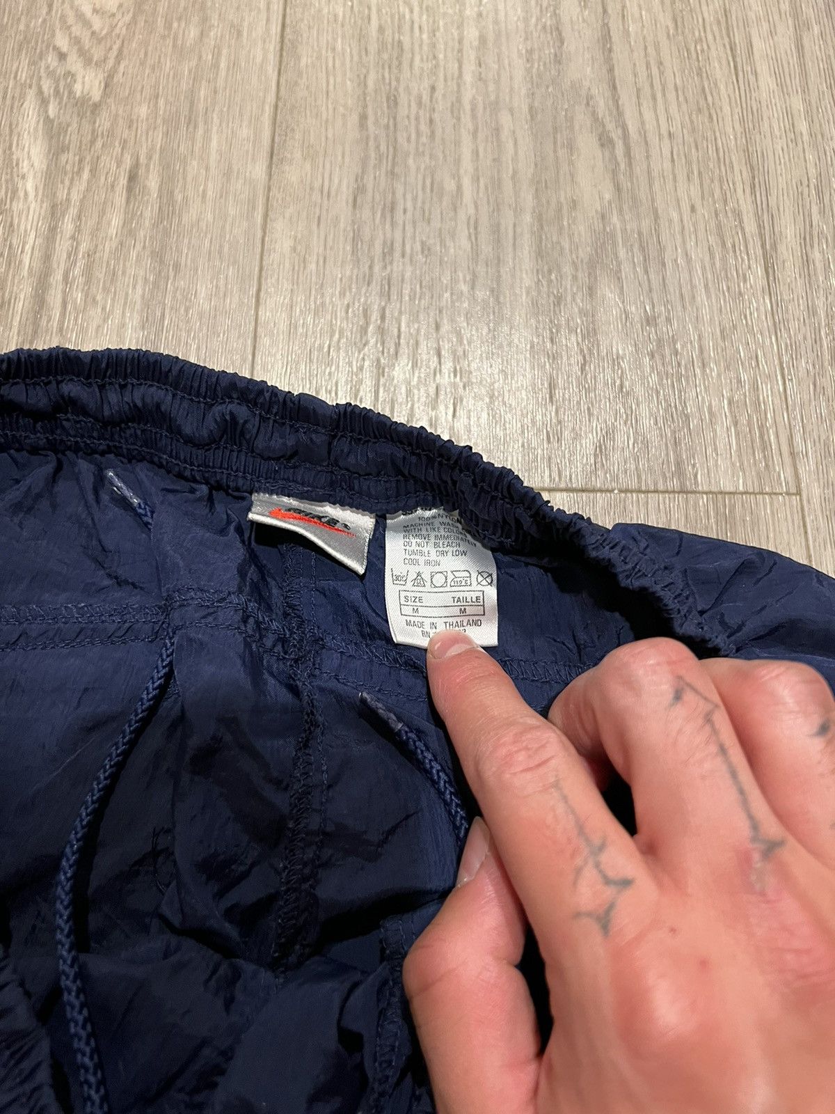 Nike × Vintage Vintage Nike Track Pants Embroidered Joggers Nylon Medium Size US 32 / EU 48 - 5 Thumbnail