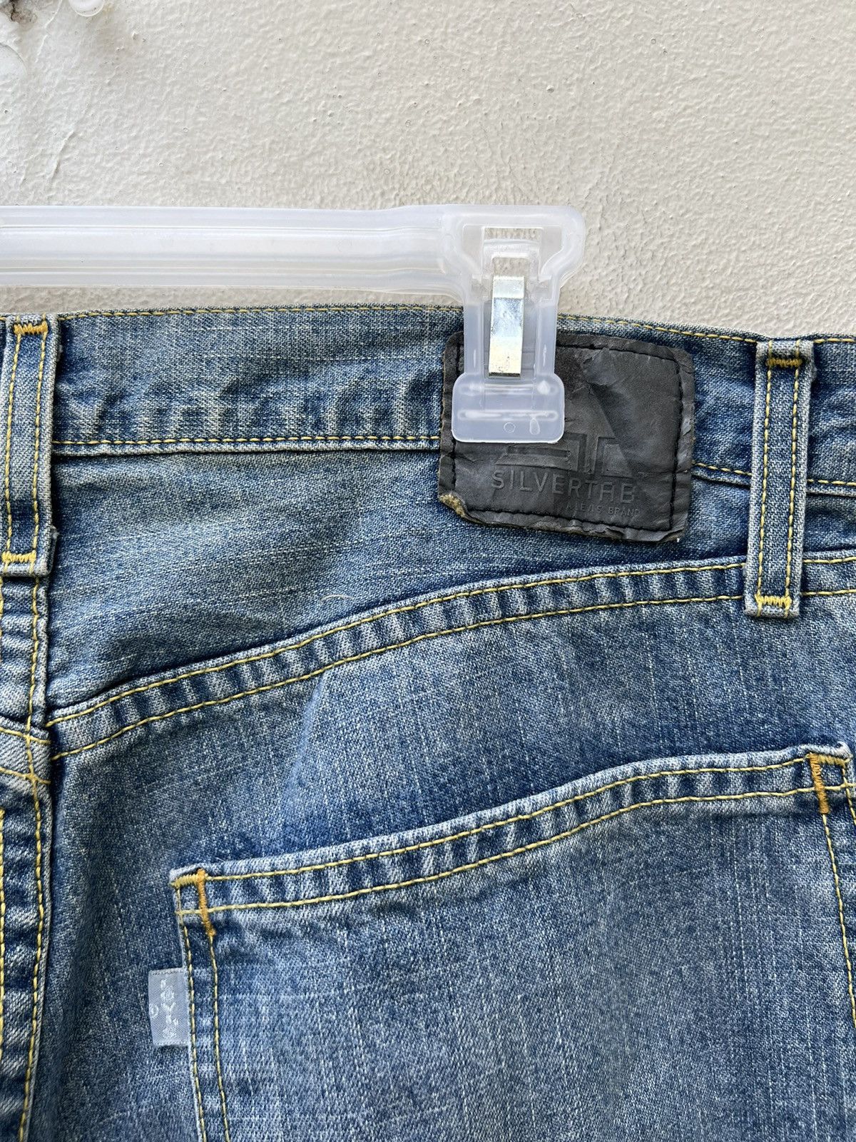 Levi's × Vintage Vintage 2004 Levi’s Silvertab Faded Denim Baggy Jeans Size US 33 - 18 Thumbnail